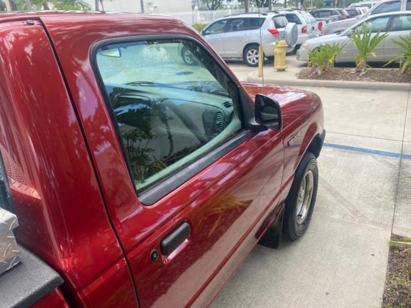 2000 Bright Red /Medium Graphite Ford Ranger XL LOW MILES 68,660 5 SPD (1FTYR10C5YT) with an 2.5L SOHC SEFI 4-Cyl Engine engine, Manual transmission, located at 4701 North Dixie Hwy, Pompano Beach, FL, 33064, (954) 422-2889, 26.240938, -80.123474 - OUR WEBPAGE FLORIDACARS1.COM HAS OVER 100 PHOTOS AND FREE CARFAX LINK 2000 FORD RANGER XL VIN: 1FTYR10C5YTB43464 1 F T Y R 1 0 C 5 Y T B 4 3 4 6 4 PICKUP 2.5L I4 F SOHC 8V GASOLINE REAR WHEEL DRIVE Top Features Bed Liner Cloth Seats Tow Hitch Vinyl Seats Basic Features ABS Brakes AM/FM Stereo CD Aud - Photo#91