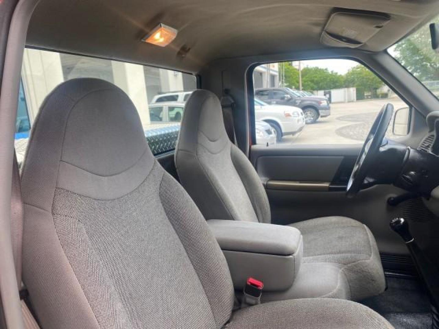 2000 Bright Red /Medium Graphite Ford Ranger XL LOW MILES 68,660 5 SPD (1FTYR10C5YT) with an 2.5L SOHC SEFI 4-Cyl Engine engine, Manual transmission, located at 4701 North Dixie Hwy, Pompano Beach, FL, 33064, (954) 422-2889, 26.240938, -80.123474 - OUR WEBPAGE FLORIDACARS1.COM HAS OVER 100 PHOTOS AND FREE CARFAX LINK 2000 FORD RANGER XL VIN: 1FTYR10C5YTB43464 1 F T Y R 1 0 C 5 Y T B 4 3 4 6 4 PICKUP 2.5L I4 F SOHC 8V GASOLINE REAR WHEEL DRIVE Top Features Bed Liner Cloth Seats Tow Hitch Vinyl Seats Basic Features ABS Brakes AM/FM Stereo CD Aud - Photo#95