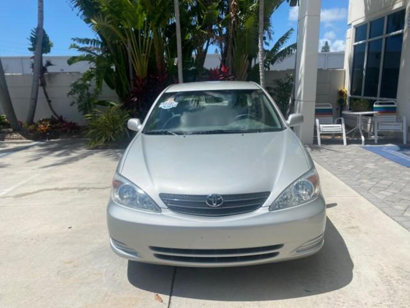 2003 Phantom Gray Pearl /Stone Toyota Camry LE 1 OWNER LOW MILES 68,159 (4T1BE32K23U) with an 2.4L DOHC Vvti 16-Valve 4-Cyl Engine engine, Automatic transmission, located at 4701 North Dixie Hwy, Pompano Beach, FL, 33064, (954) 422-2889, 26.240938, -80.123474 - OUR WEBPAGE FLORIDACARS1.COM HAS OVER 100 PHOTOS AND FREE CARFAX LINK 2003 TOYOTA CAMRY LE VIN: 4T1BE32K23U150498 4 T 1 B E 3 2 K 2 3 U 1 5 0 4 9 8 SEDAN 4 DR 2.4L I4 F DOHC 16V GASOLINE FRONT WHEEL DRIVE Top Features Cloth Seats Basic Features ABS Brakes Automatic Transmission Power Locks Power Win - Photo#2