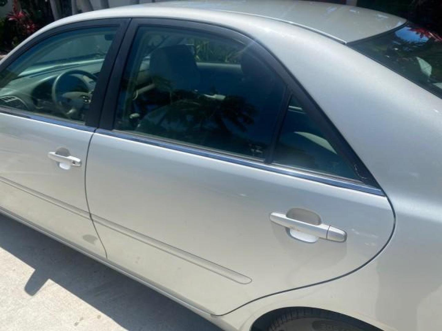 2003 Phantom Gray Pearl /Stone Toyota Camry LE 1 OWNER LOW MILES 68,159 (4T1BE32K23U) with an 2.4L DOHC Vvti 16-Valve 4-Cyl Engine engine, Automatic transmission, located at 4701 North Dixie Hwy, Pompano Beach, FL, 33064, (954) 422-2889, 26.240938, -80.123474 - OUR WEBPAGE FLORIDACARS1.COM HAS OVER 100 PHOTOS AND FREE CARFAX LINK 2003 TOYOTA CAMRY LE VIN: 4T1BE32K23U150498 4 T 1 B E 3 2 K 2 3 U 1 5 0 4 9 8 SEDAN 4 DR 2.4L I4 F DOHC 16V GASOLINE FRONT WHEEL DRIVE Top Features Cloth Seats Basic Features ABS Brakes Automatic Transmission Power Locks Power Win - Photo#61