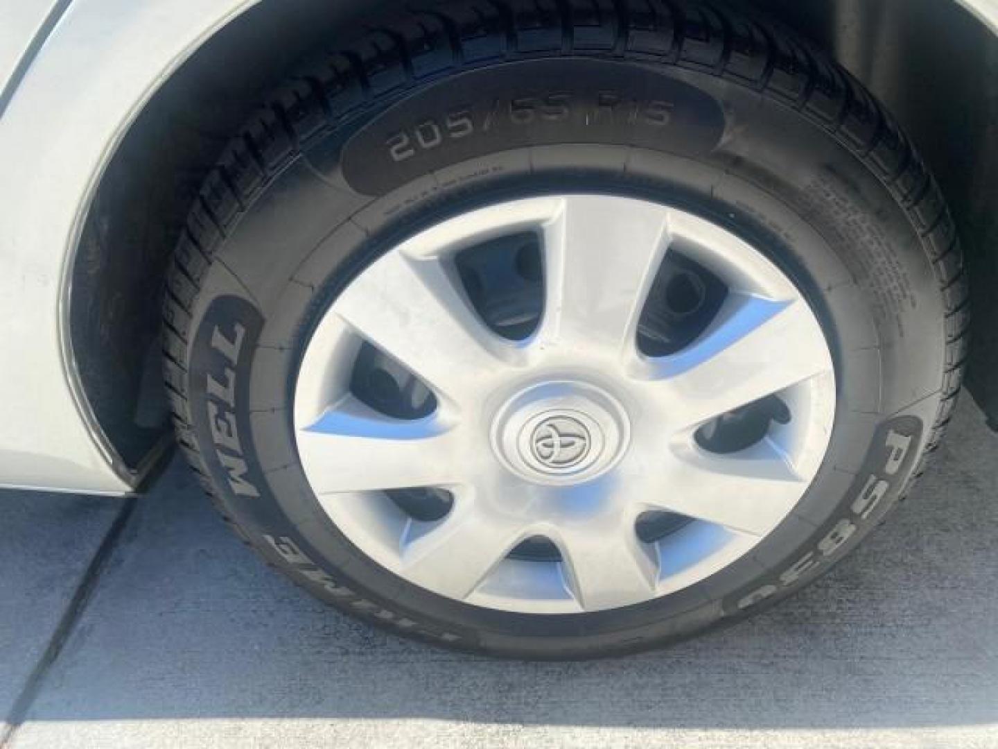 2003 Phantom Gray Pearl /Stone Toyota Camry LE 1 OWNER LOW MILES 68,159 (4T1BE32K23U) with an 2.4L DOHC Vvti 16-Valve 4-Cyl Engine engine, Automatic transmission, located at 4701 North Dixie Hwy, Pompano Beach, FL, 33064, (954) 422-2889, 26.240938, -80.123474 - OUR WEBPAGE FLORIDACARS1.COM HAS OVER 100 PHOTOS AND FREE CARFAX LINK 2003 TOYOTA CAMRY LE VIN: 4T1BE32K23U150498 4 T 1 B E 3 2 K 2 3 U 1 5 0 4 9 8 SEDAN 4 DR 2.4L I4 F DOHC 16V GASOLINE FRONT WHEEL DRIVE Top Features Cloth Seats Basic Features ABS Brakes Automatic Transmission Power Locks Power Win - Photo#71