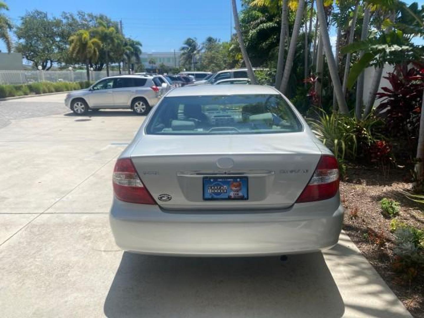2003 Phantom Gray Pearl /Stone Toyota Camry LE 1 OWNER LOW MILES 68,159 (4T1BE32K23U) with an 2.4L DOHC Vvti 16-Valve 4-Cyl Engine engine, Automatic transmission, located at 4701 North Dixie Hwy, Pompano Beach, FL, 33064, (954) 422-2889, 26.240938, -80.123474 - OUR WEBPAGE FLORIDACARS1.COM HAS OVER 100 PHOTOS AND FREE CARFAX LINK 2003 TOYOTA CAMRY LE VIN: 4T1BE32K23U150498 4 T 1 B E 3 2 K 2 3 U 1 5 0 4 9 8 SEDAN 4 DR 2.4L I4 F DOHC 16V GASOLINE FRONT WHEEL DRIVE Top Features Cloth Seats Basic Features ABS Brakes Automatic Transmission Power Locks Power Win - Photo#76