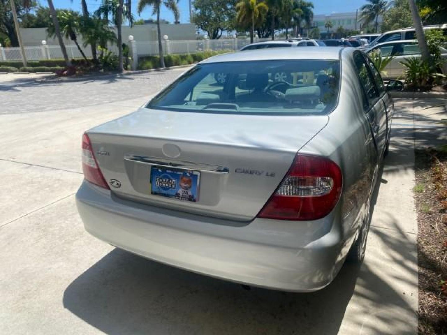 2003 Phantom Gray Pearl /Stone Toyota Camry LE 1 OWNER LOW MILES 68,159 (4T1BE32K23U) with an 2.4L DOHC Vvti 16-Valve 4-Cyl Engine engine, Automatic transmission, located at 4701 North Dixie Hwy, Pompano Beach, FL, 33064, (954) 422-2889, 26.240938, -80.123474 - OUR WEBPAGE FLORIDACARS1.COM HAS OVER 100 PHOTOS AND FREE CARFAX LINK 2003 TOYOTA CAMRY LE VIN: 4T1BE32K23U150498 4 T 1 B E 3 2 K 2 3 U 1 5 0 4 9 8 SEDAN 4 DR 2.4L I4 F DOHC 16V GASOLINE FRONT WHEEL DRIVE Top Features Cloth Seats Basic Features ABS Brakes Automatic Transmission Power Locks Power Win - Photo#77