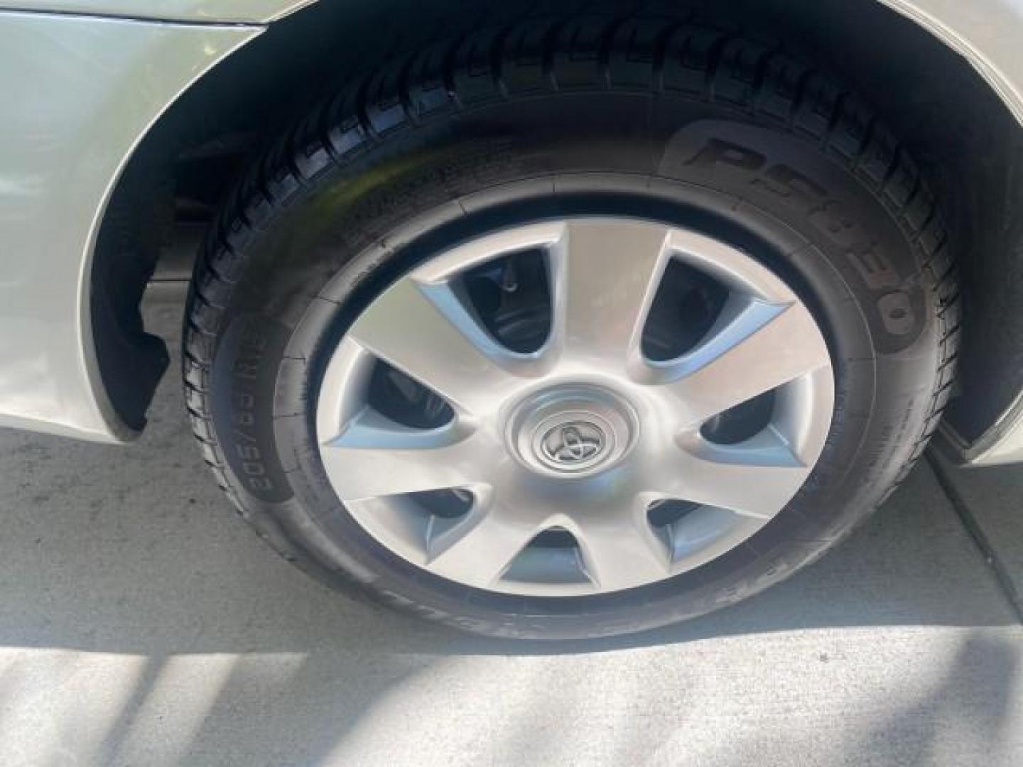2003 Phantom Gray Pearl /Stone Toyota Camry LE 1 OWNER LOW MILES 68,159 (4T1BE32K23U) with an 2.4L DOHC Vvti 16-Valve 4-Cyl Engine engine, Automatic transmission, located at 4701 North Dixie Hwy, Pompano Beach, FL, 33064, (954) 422-2889, 26.240938, -80.123474 - OUR WEBPAGE FLORIDACARS1.COM HAS OVER 100 PHOTOS AND FREE CARFAX LINK 2003 TOYOTA CAMRY LE VIN: 4T1BE32K23U150498 4 T 1 B E 3 2 K 2 3 U 1 5 0 4 9 8 SEDAN 4 DR 2.4L I4 F DOHC 16V GASOLINE FRONT WHEEL DRIVE Top Features Cloth Seats Basic Features ABS Brakes Automatic Transmission Power Locks Power Win - Photo#84