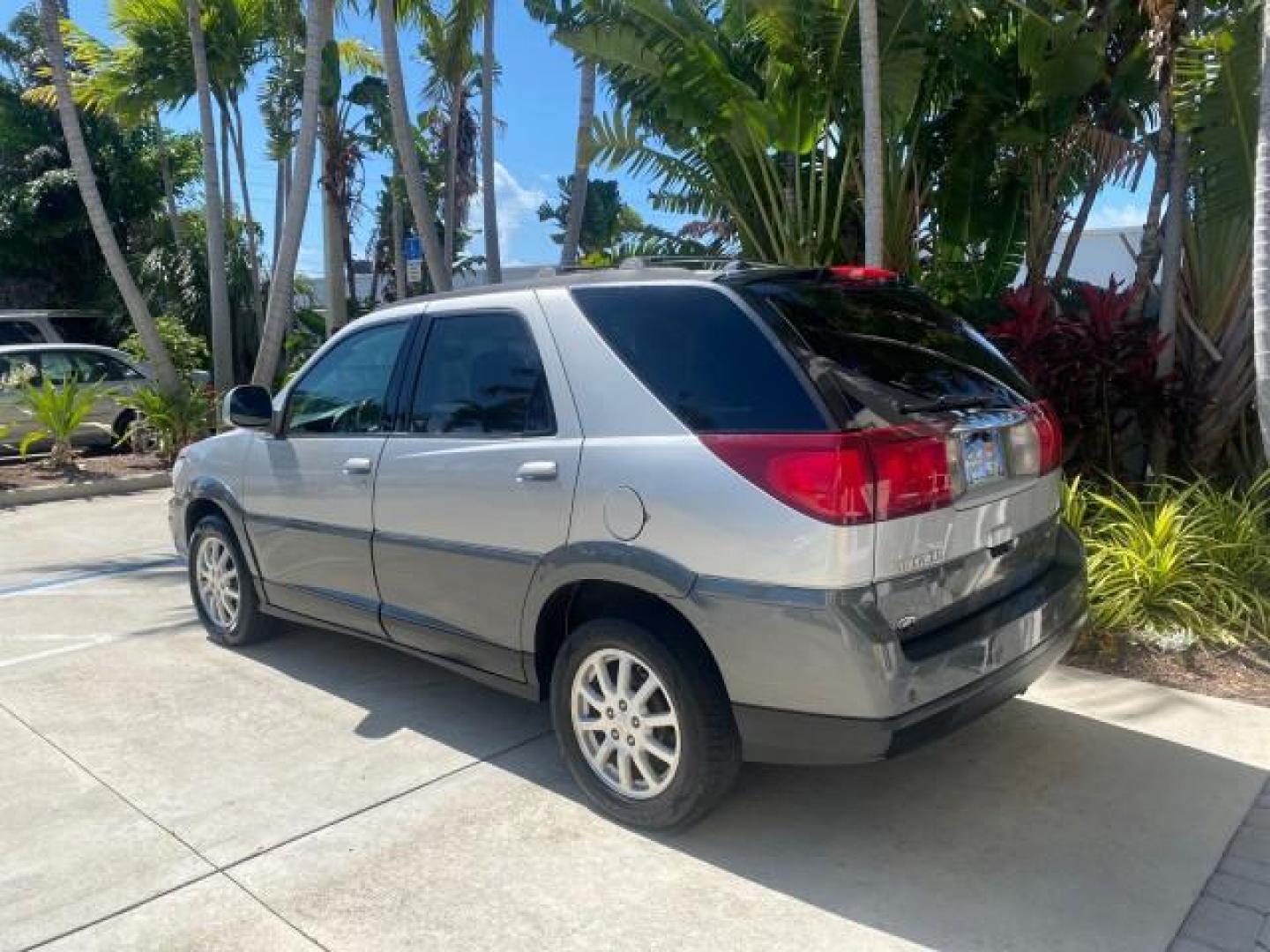 2005 Platinum Metallic /Gray Buick Rendezvous LOW MILES 81,783 3RD ROW (3G5DA03E15S) with an 3.4L 3400 V6 SFI Engine engine, Automatic transmission, located at 4701 North Dixie Hwy, Pompano Beach, FL, 33064, (954) 422-2889, 26.240938, -80.123474 - OUR WEBPAGE FLORIDACARS1.COM HAS OVER 100 PHOTOS AND FREE CARFAX LINK 2005 BUICK RENDEZVOUS CX VIN: 3G5DA03E15S512878 3 G 5 D A 0 3 E 1 5 S 5 1 2 8 7 8 4 DOOR WAGON/SPORT UTILITY 3.4L V6 F GASOLINE FRONT WHEEL DRIVE Top Features Front Seat Heaters Leather Seats Parking Sensors Sunroof(s) Third Row S - Photo#5