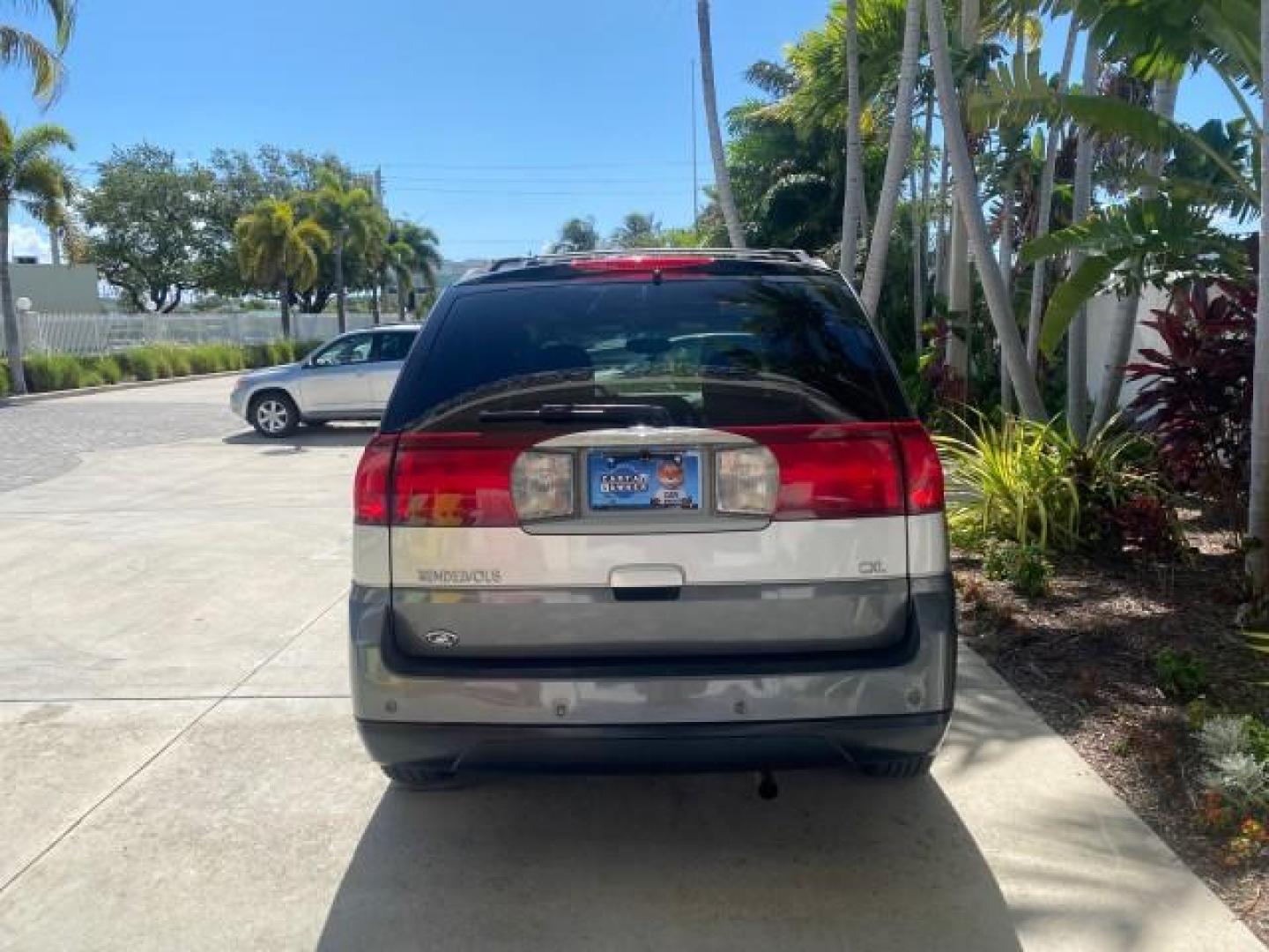 2005 Platinum Metallic /Gray Buick Rendezvous LOW MILES 81,783 3RD ROW (3G5DA03E15S) with an 3.4L 3400 V6 SFI Engine engine, Automatic transmission, located at 4701 North Dixie Hwy, Pompano Beach, FL, 33064, (954) 422-2889, 26.240938, -80.123474 - OUR WEBPAGE FLORIDACARS1.COM HAS OVER 100 PHOTOS AND FREE CARFAX LINK 2005 BUICK RENDEZVOUS CX VIN: 3G5DA03E15S512878 3 G 5 D A 0 3 E 1 5 S 5 1 2 8 7 8 4 DOOR WAGON/SPORT UTILITY 3.4L V6 F GASOLINE FRONT WHEEL DRIVE Top Features Front Seat Heaters Leather Seats Parking Sensors Sunroof(s) Third Row S - Photo#6