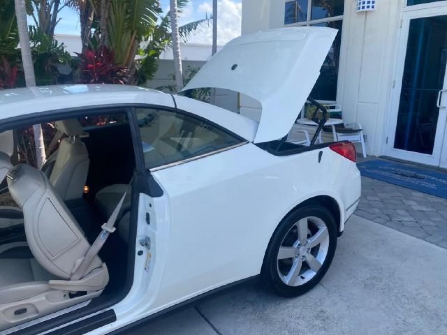 2008 White Diamond Tricoat /Light Taupe Pontiac G6 GT LOW MILES 44,047 (1G2ZH361484) with an 3.9L VVT V6 SFI Engine engine, Automatic transmission, located at 4701 North Dixie Hwy, Pompano Beach, FL, 33064, (954) 422-2889, 26.240938, -80.123474 - OUR WEBPAGE FLORIDACARS1.COM HAS OVER 100 PHOTOS AND FREE CARFAX LINK 2008 PONTIAC G6 GT VIN: 1G2ZH361484136254 1 G 2 Z H 3 6 1 4 8 4 1 3 6 2 5 4 CONVERTIBLE 3.9L V6 F GASOLINE FRONT WHEEL DRIVE Top Features Alloy Wheels Front Seat Heaters Hard Top Leather Seats Monsoon Sound Premium Package Satelli - Photo#13