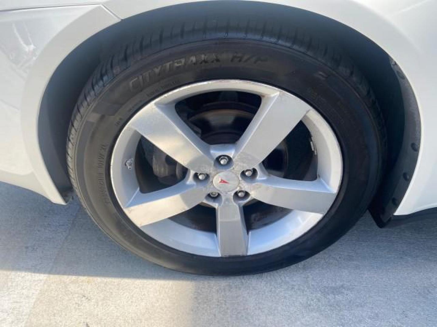 2008 White Diamond Tricoat /Light Taupe Pontiac G6 GT LOW MILES 44,047 (1G2ZH361484) with an 3.9L VVT V6 SFI Engine engine, Automatic transmission, located at 4701 North Dixie Hwy, Pompano Beach, FL, 33064, (954) 422-2889, 26.240938, -80.123474 - OUR WEBPAGE FLORIDACARS1.COM HAS OVER 100 PHOTOS AND FREE CARFAX LINK 2008 PONTIAC G6 GT VIN: 1G2ZH361484136254 1 G 2 Z H 3 6 1 4 8 4 1 3 6 2 5 4 CONVERTIBLE 3.9L V6 F GASOLINE FRONT WHEEL DRIVE Top Features Alloy Wheels Front Seat Heaters Hard Top Leather Seats Monsoon Sound Premium Package Satelli - Photo#19