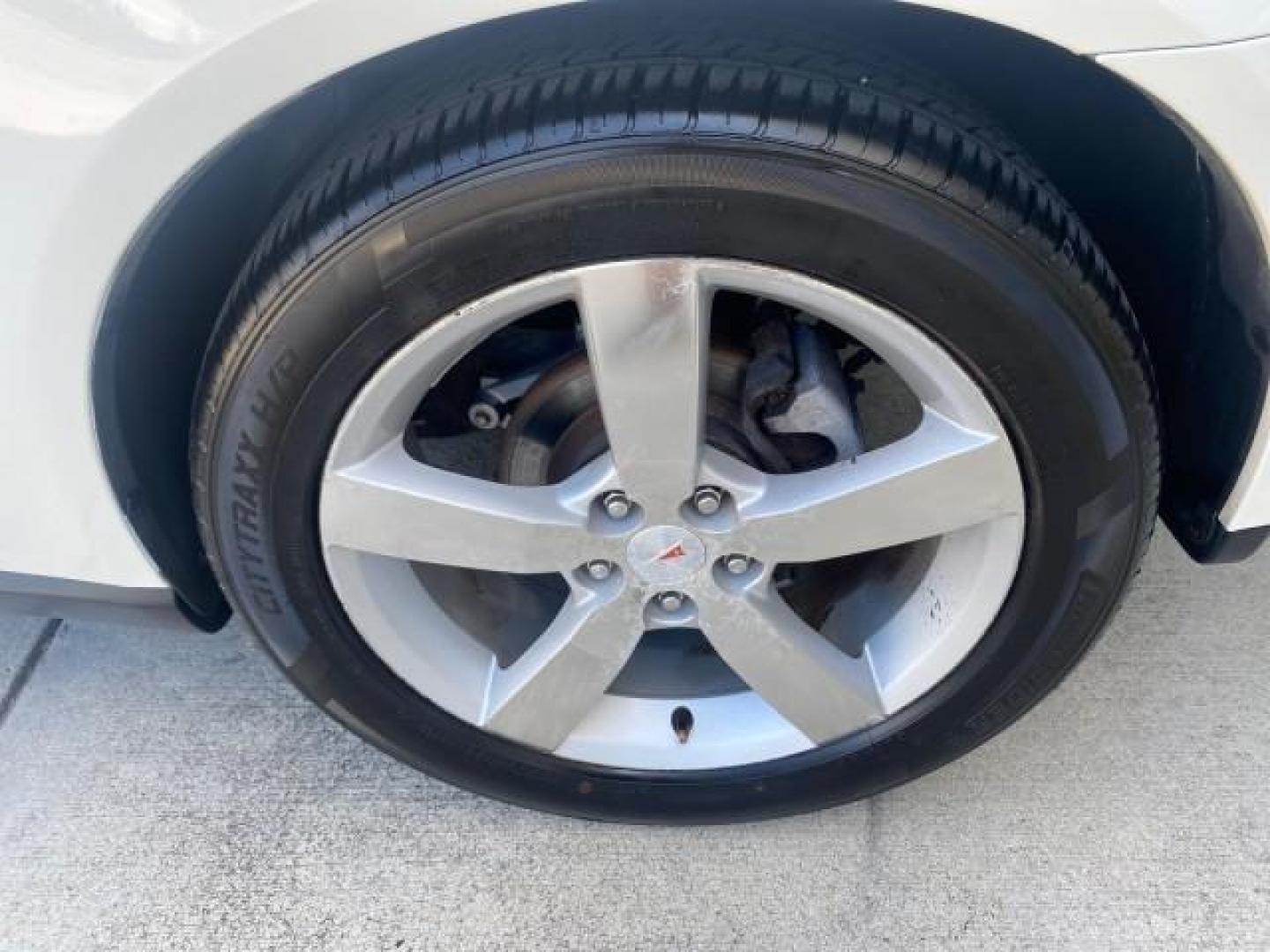2008 White Diamond Tricoat /Light Taupe Pontiac G6 GT LOW MILES 44,047 (1G2ZH361484) with an 3.9L VVT V6 SFI Engine engine, Automatic transmission, located at 4701 North Dixie Hwy, Pompano Beach, FL, 33064, (954) 422-2889, 26.240938, -80.123474 - OUR WEBPAGE FLORIDACARS1.COM HAS OVER 100 PHOTOS AND FREE CARFAX LINK 2008 PONTIAC G6 GT VIN: 1G2ZH361484136254 1 G 2 Z H 3 6 1 4 8 4 1 3 6 2 5 4 CONVERTIBLE 3.9L V6 F GASOLINE FRONT WHEEL DRIVE Top Features Alloy Wheels Front Seat Heaters Hard Top Leather Seats Monsoon Sound Premium Package Satelli - Photo#70