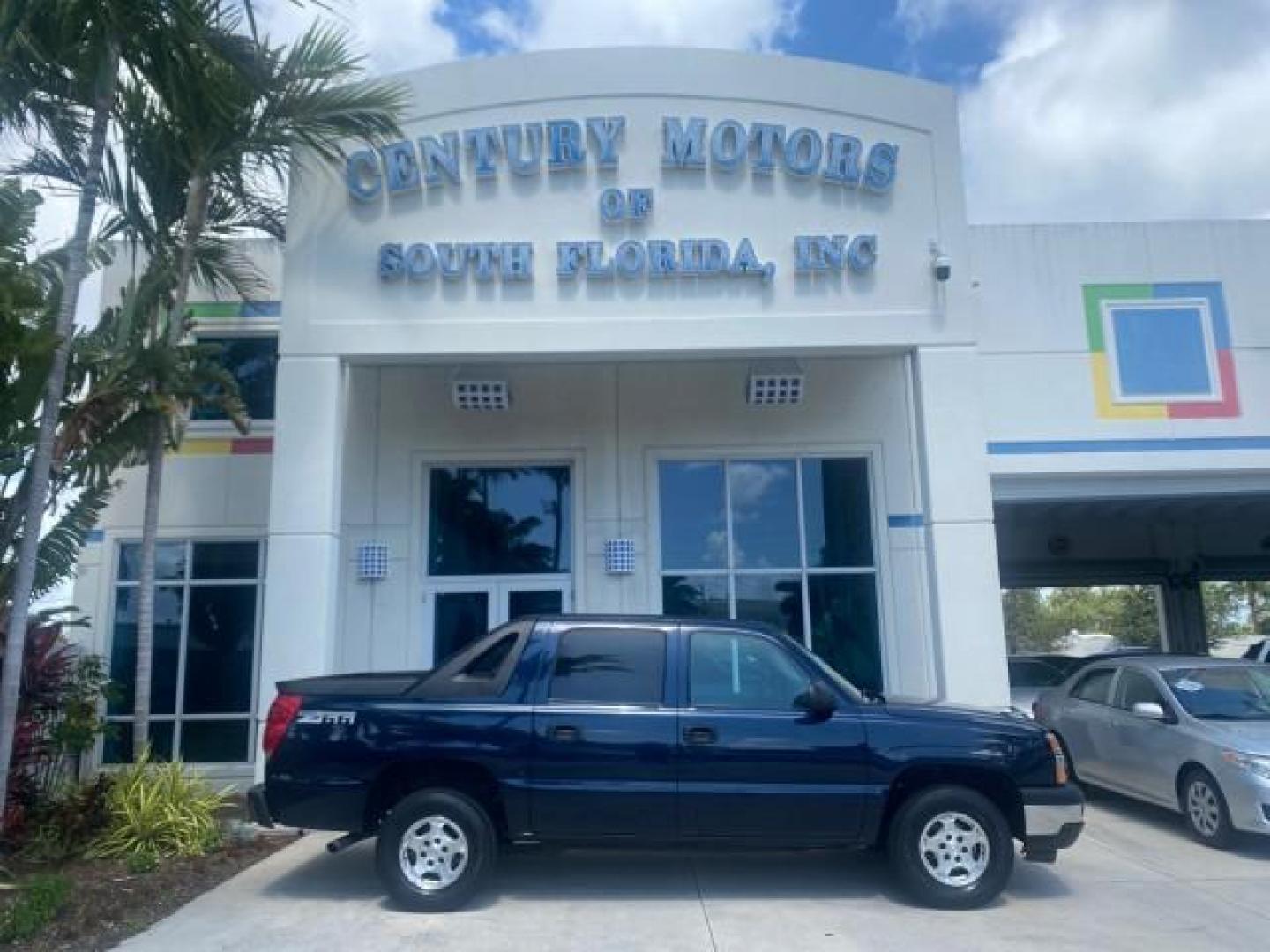 2006 Bermuda Blue Metallic /Gray/Drk Charcoal Chevrolet Avalanche LS LOW MILES 66,207 FLORIDA (3GNEC12Z56G) with an 5.3L Vortec 5300 V8 SFI Flex-Fuel Engine engine, Automatic transmission, located at 4701 North Dixie Hwy, Pompano Beach, FL, 33064, (954) 422-2889, 26.240938, -80.123474 - OUR WEBPAGE FLORIDACARS1.COM HAS OVER 100 PHOTOS AND FREE CARFAX LINK 2006 CHEVROLET AVALANCHE LS 1500 VIN: 3GNEC12Z56G117650 3 G N E C 1 2 Z 5 6 G 1 1 7 6 5 0 SPORT PICKUP 5.3L V8 F FLEX FUEL REAR WHEEL DRIVE Top Features Alloy Wheels Bed Cover Bed Liner Cloth Seats Rear Entertainment System Tow Hi - Photo#0