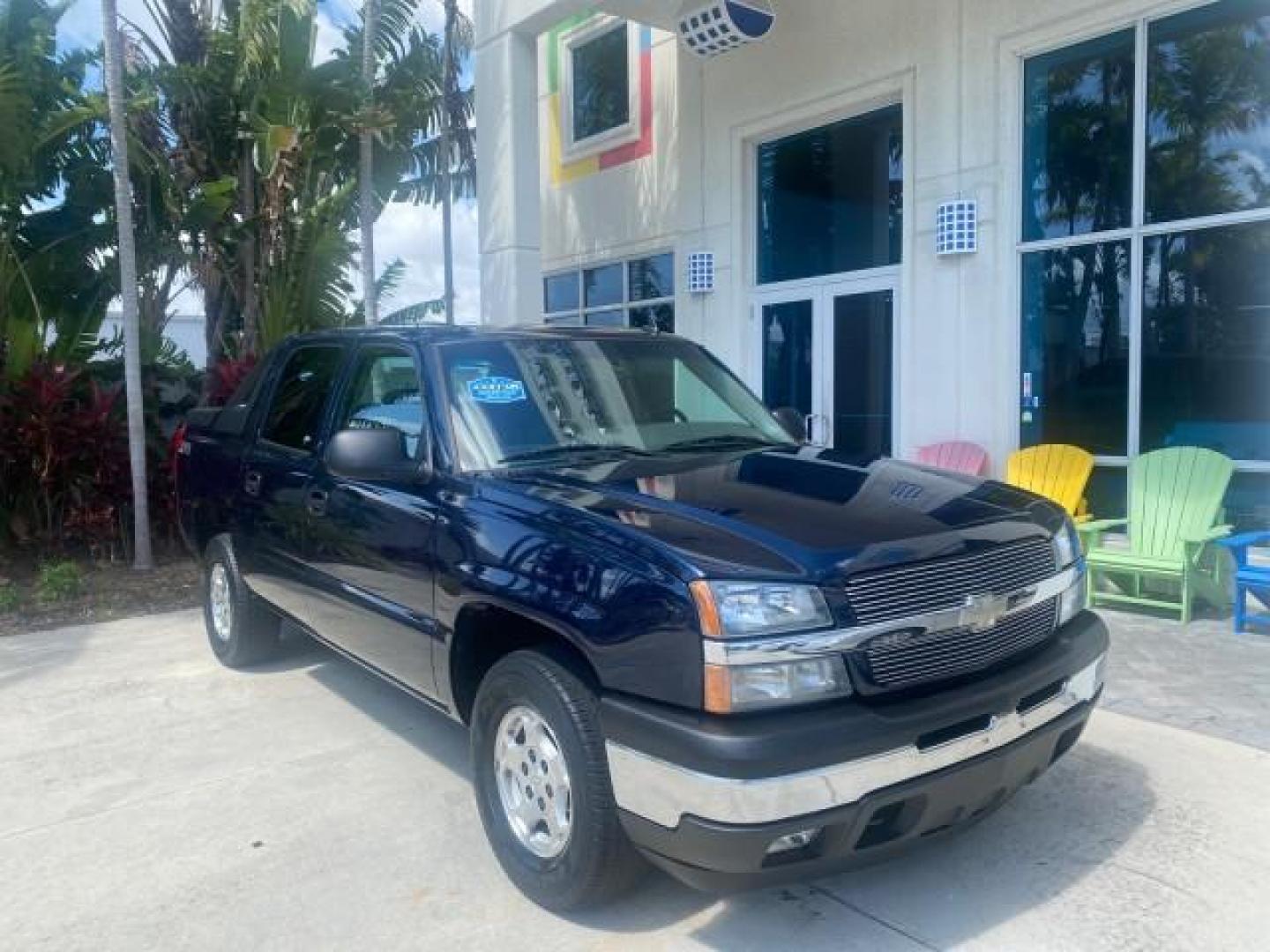 2006 Bermuda Blue Metallic /Gray/Drk Charcoal Chevrolet Avalanche LS LOW MILES 66,207 FLORIDA (3GNEC12Z56G) with an 5.3L Vortec 5300 V8 SFI Flex-Fuel Engine engine, Automatic transmission, located at 4701 North Dixie Hwy, Pompano Beach, FL, 33064, (954) 422-2889, 26.240938, -80.123474 - OUR WEBPAGE FLORIDACARS1.COM HAS OVER 100 PHOTOS AND FREE CARFAX LINK 2006 CHEVROLET AVALANCHE LS 1500 VIN: 3GNEC12Z56G117650 3 G N E C 1 2 Z 5 6 G 1 1 7 6 5 0 SPORT PICKUP 5.3L V8 F FLEX FUEL REAR WHEEL DRIVE Top Features Alloy Wheels Bed Cover Bed Liner Cloth Seats Rear Entertainment System Tow Hi - Photo#1