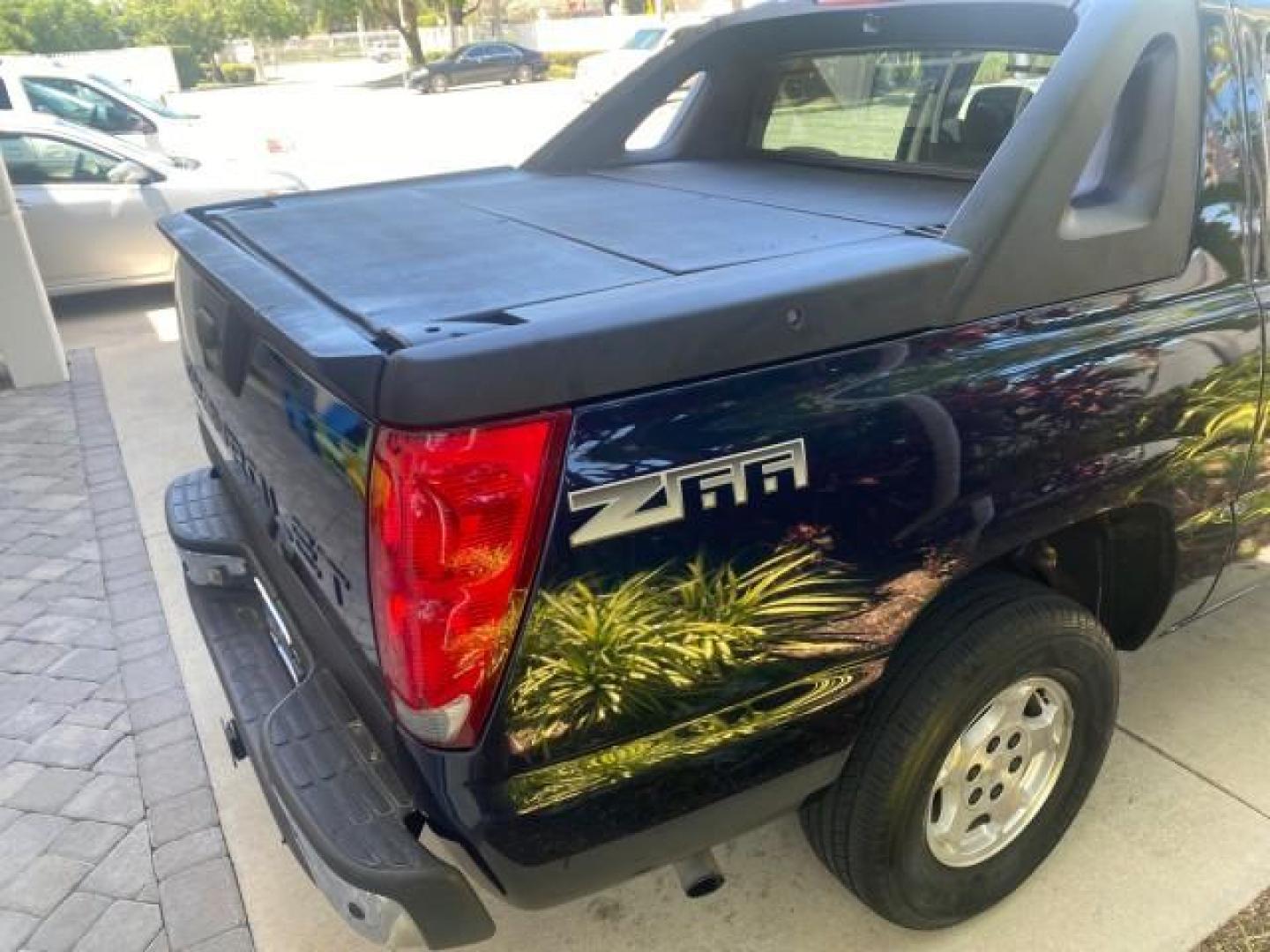 2006 Bermuda Blue Metallic /Gray/Drk Charcoal Chevrolet Avalanche LS LOW MILES 66,207 FLORIDA (3GNEC12Z56G) with an 5.3L Vortec 5300 V8 SFI Flex-Fuel Engine engine, Automatic transmission, located at 4701 North Dixie Hwy, Pompano Beach, FL, 33064, (954) 422-2889, 26.240938, -80.123474 - OUR WEBPAGE FLORIDACARS1.COM HAS OVER 100 PHOTOS AND FREE CARFAX LINK 2006 CHEVROLET AVALANCHE LS 1500 VIN: 3GNEC12Z56G117650 3 G N E C 1 2 Z 5 6 G 1 1 7 6 5 0 SPORT PICKUP 5.3L V8 F FLEX FUEL REAR WHEEL DRIVE Top Features Alloy Wheels Bed Cover Bed Liner Cloth Seats Rear Entertainment System Tow Hi - Photo#7