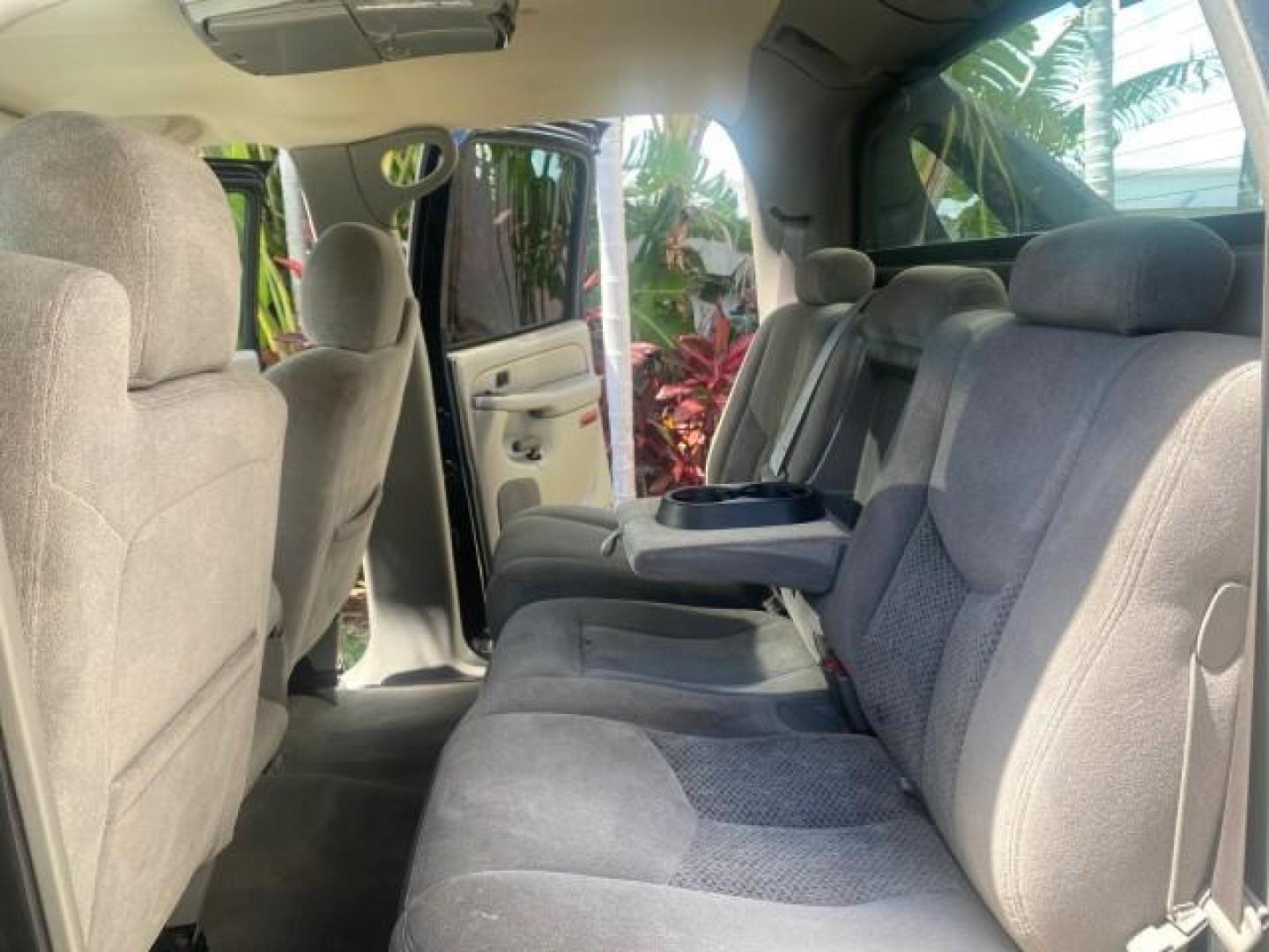 2006 Bermuda Blue Metallic /Gray/Drk Charcoal Chevrolet Avalanche LS LOW MILES 66,207 FLORIDA (3GNEC12Z56G) with an 5.3L Vortec 5300 V8 SFI Flex-Fuel Engine engine, Automatic transmission, located at 4701 North Dixie Hwy, Pompano Beach, FL, 33064, (954) 422-2889, 26.240938, -80.123474 - OUR WEBPAGE FLORIDACARS1.COM HAS OVER 100 PHOTOS AND FREE CARFAX LINK 2006 CHEVROLET AVALANCHE LS 1500 VIN: 3GNEC12Z56G117650 3 G N E C 1 2 Z 5 6 G 1 1 7 6 5 0 SPORT PICKUP 5.3L V8 F FLEX FUEL REAR WHEEL DRIVE Top Features Alloy Wheels Bed Cover Bed Liner Cloth Seats Rear Entertainment System Tow Hi - Photo#14