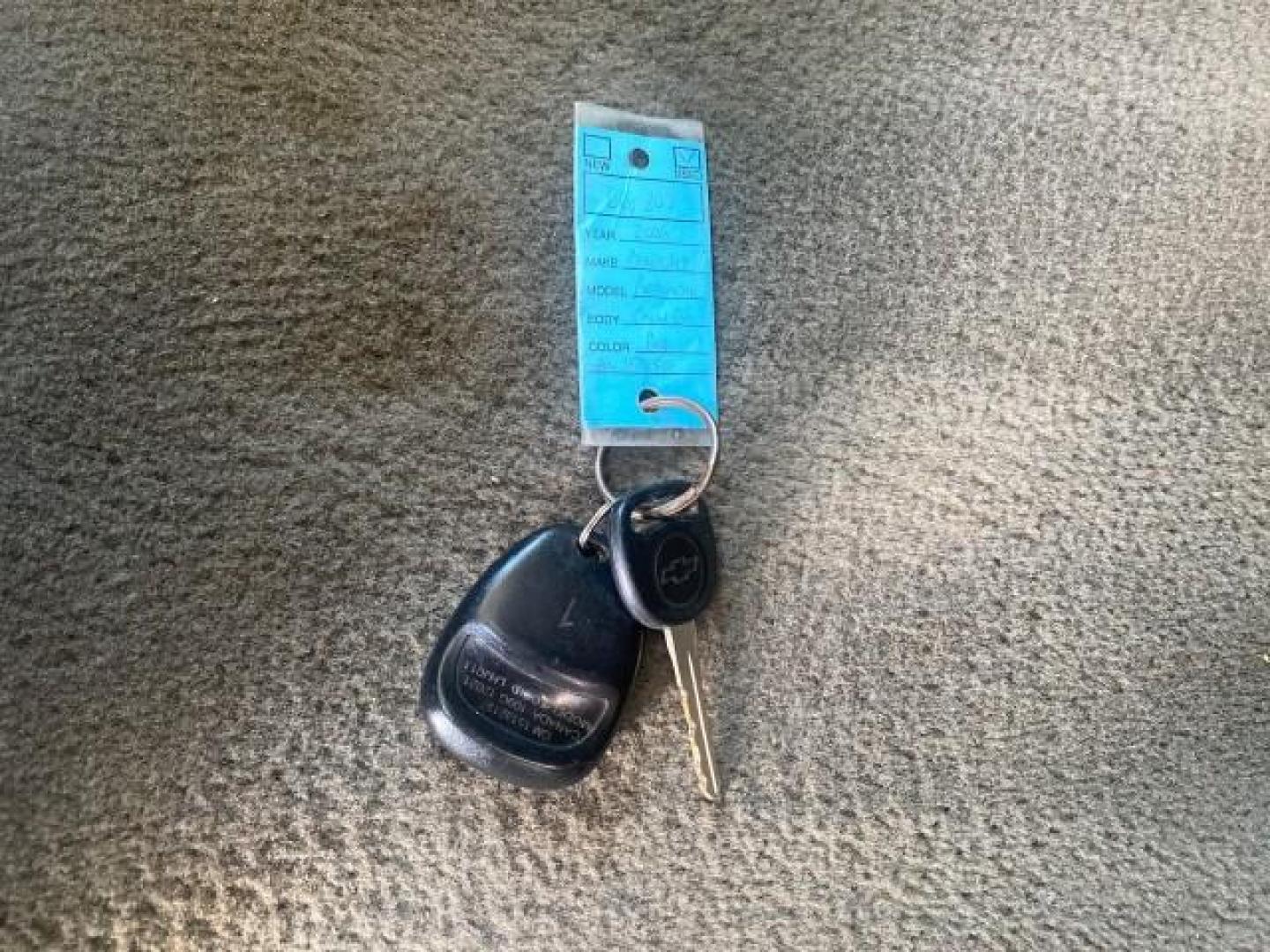2006 Bermuda Blue Metallic /Gray/Drk Charcoal Chevrolet Avalanche LS LOW MILES 66,207 FLORIDA (3GNEC12Z56G) with an 5.3L Vortec 5300 V8 SFI Flex-Fuel Engine engine, Automatic transmission, located at 4701 North Dixie Hwy, Pompano Beach, FL, 33064, (954) 422-2889, 26.240938, -80.123474 - OUR WEBPAGE FLORIDACARS1.COM HAS OVER 100 PHOTOS AND FREE CARFAX LINK 2006 CHEVROLET AVALANCHE LS 1500 VIN: 3GNEC12Z56G117650 3 G N E C 1 2 Z 5 6 G 1 1 7 6 5 0 SPORT PICKUP 5.3L V8 F FLEX FUEL REAR WHEEL DRIVE Top Features Alloy Wheels Bed Cover Bed Liner Cloth Seats Rear Entertainment System Tow Hi - Photo#23