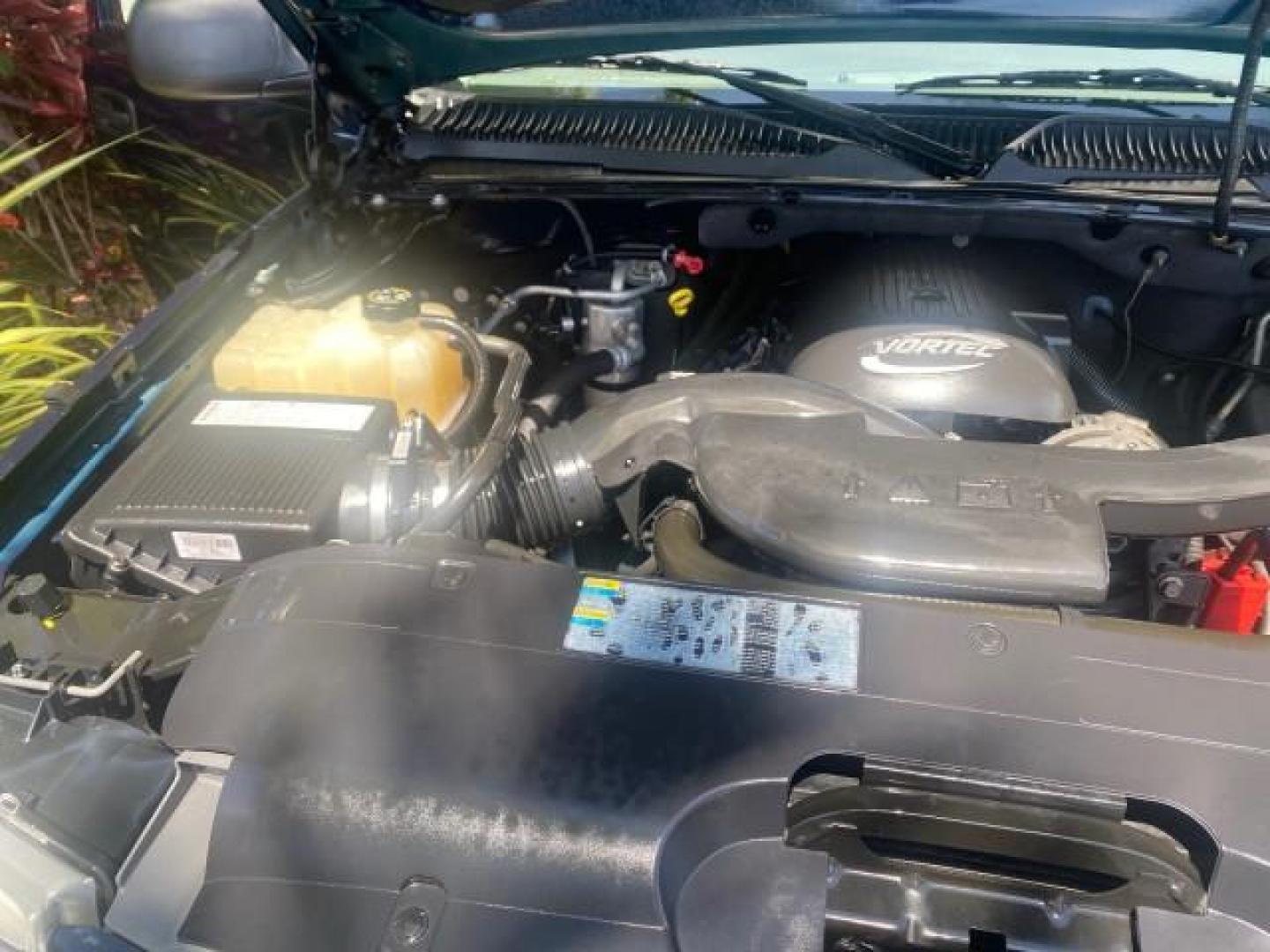 2006 Bermuda Blue Metallic /Gray/Drk Charcoal Chevrolet Avalanche LS LOW MILES 66,207 FLORIDA (3GNEC12Z56G) with an 5.3L Vortec 5300 V8 SFI Flex-Fuel Engine engine, Automatic transmission, located at 4701 North Dixie Hwy, Pompano Beach, FL, 33064, (954) 422-2889, 26.240938, -80.123474 - OUR WEBPAGE FLORIDACARS1.COM HAS OVER 100 PHOTOS AND FREE CARFAX LINK 2006 CHEVROLET AVALANCHE LS 1500 VIN: 3GNEC12Z56G117650 3 G N E C 1 2 Z 5 6 G 1 1 7 6 5 0 SPORT PICKUP 5.3L V8 F FLEX FUEL REAR WHEEL DRIVE Top Features Alloy Wheels Bed Cover Bed Liner Cloth Seats Rear Entertainment System Tow Hi - Photo#25