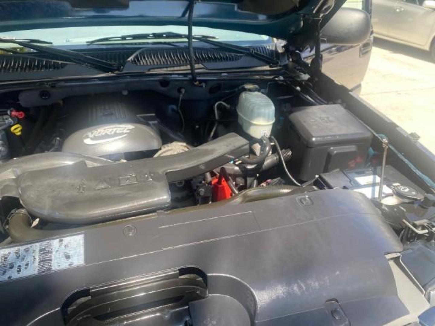 2006 Bermuda Blue Metallic /Gray/Drk Charcoal Chevrolet Avalanche LS LOW MILES 66,207 FLORIDA (3GNEC12Z56G) with an 5.3L Vortec 5300 V8 SFI Flex-Fuel Engine engine, Automatic transmission, located at 4701 North Dixie Hwy, Pompano Beach, FL, 33064, (954) 422-2889, 26.240938, -80.123474 - OUR WEBPAGE FLORIDACARS1.COM HAS OVER 100 PHOTOS AND FREE CARFAX LINK 2006 CHEVROLET AVALANCHE LS 1500 VIN: 3GNEC12Z56G117650 3 G N E C 1 2 Z 5 6 G 1 1 7 6 5 0 SPORT PICKUP 5.3L V8 F FLEX FUEL REAR WHEEL DRIVE Top Features Alloy Wheels Bed Cover Bed Liner Cloth Seats Rear Entertainment System Tow Hi - Photo#26