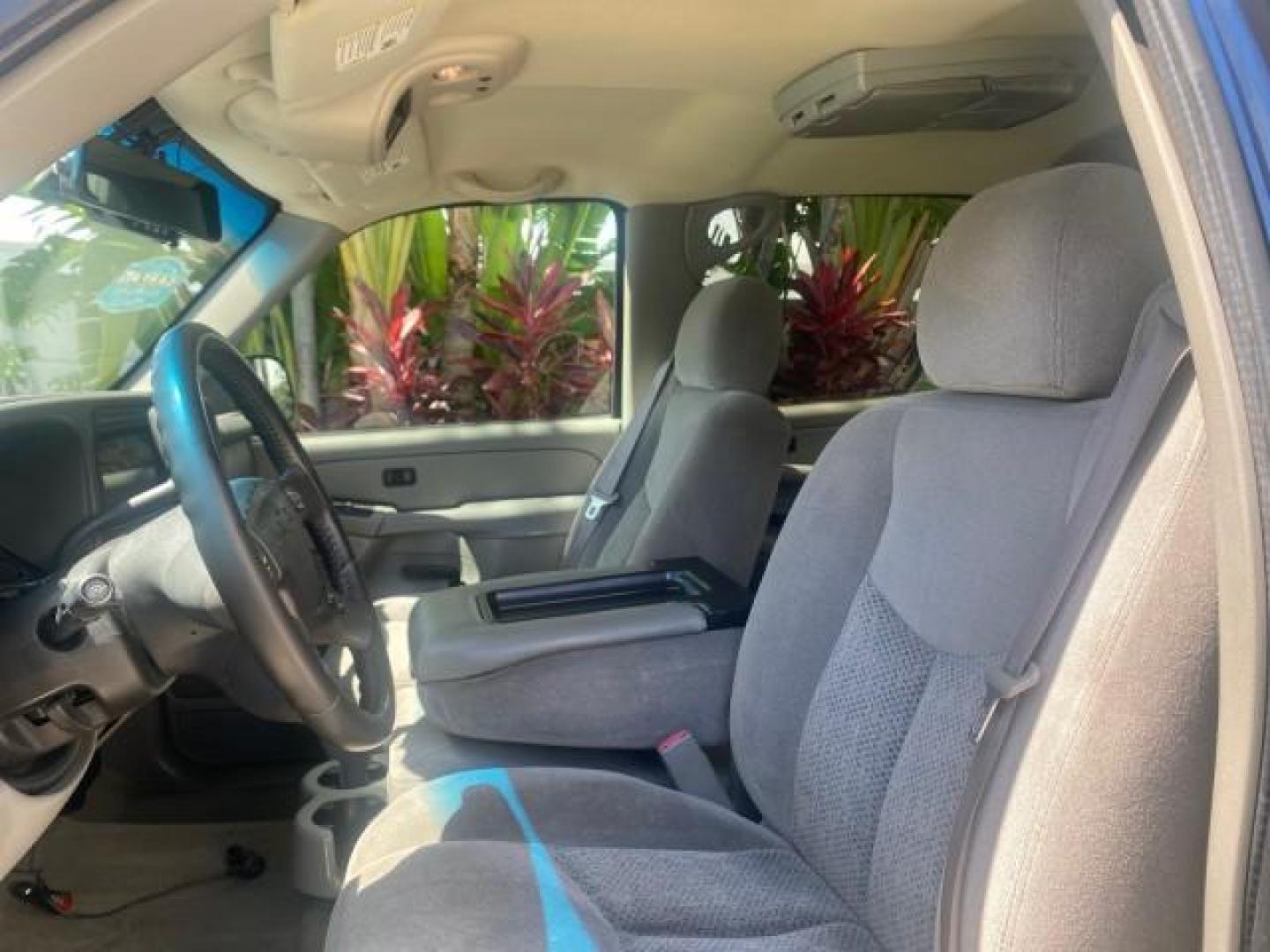 2006 Bermuda Blue Metallic /Gray/Drk Charcoal Chevrolet Avalanche LS LOW MILES 66,207 FLORIDA (3GNEC12Z56G) with an 5.3L Vortec 5300 V8 SFI Flex-Fuel Engine engine, Automatic transmission, located at 4701 North Dixie Hwy, Pompano Beach, FL, 33064, (954) 422-2889, 26.240938, -80.123474 - OUR WEBPAGE FLORIDACARS1.COM HAS OVER 100 PHOTOS AND FREE CARFAX LINK 2006 CHEVROLET AVALANCHE LS 1500 VIN: 3GNEC12Z56G117650 3 G N E C 1 2 Z 5 6 G 1 1 7 6 5 0 SPORT PICKUP 5.3L V8 F FLEX FUEL REAR WHEEL DRIVE Top Features Alloy Wheels Bed Cover Bed Liner Cloth Seats Rear Entertainment System Tow Hi - Photo#32