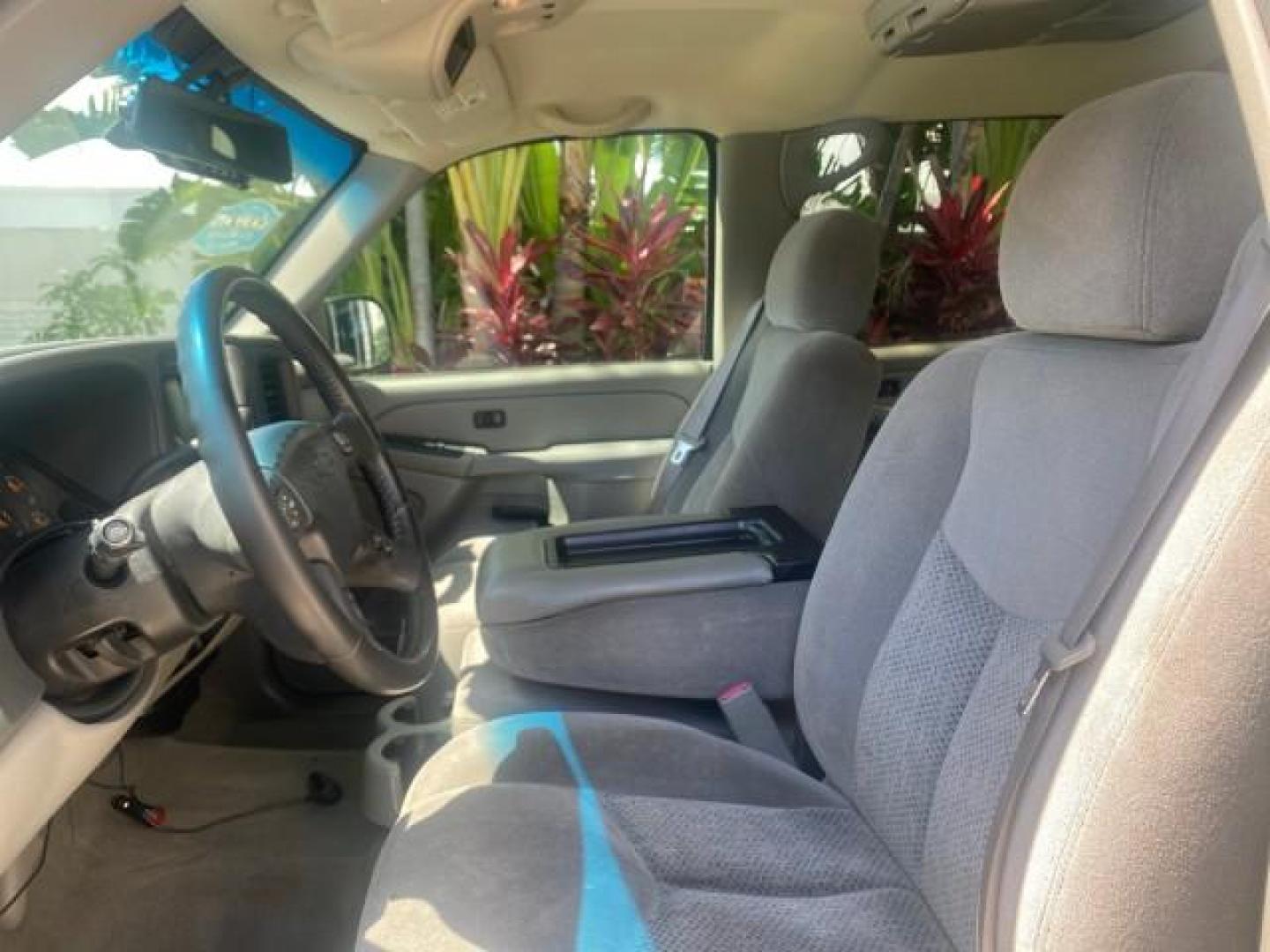 2006 Bermuda Blue Metallic /Gray/Drk Charcoal Chevrolet Avalanche LS LOW MILES 66,207 FLORIDA (3GNEC12Z56G) with an 5.3L Vortec 5300 V8 SFI Flex-Fuel Engine engine, Automatic transmission, located at 4701 North Dixie Hwy, Pompano Beach, FL, 33064, (954) 422-2889, 26.240938, -80.123474 - OUR WEBPAGE FLORIDACARS1.COM HAS OVER 100 PHOTOS AND FREE CARFAX LINK 2006 CHEVROLET AVALANCHE LS 1500 VIN: 3GNEC12Z56G117650 3 G N E C 1 2 Z 5 6 G 1 1 7 6 5 0 SPORT PICKUP 5.3L V8 F FLEX FUEL REAR WHEEL DRIVE Top Features Alloy Wheels Bed Cover Bed Liner Cloth Seats Rear Entertainment System Tow Hi - Photo#33