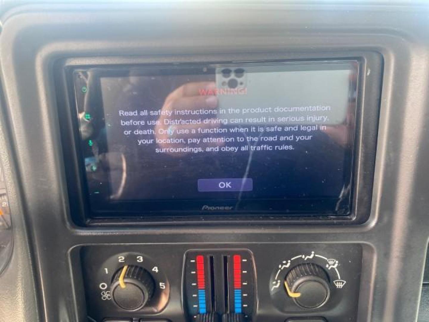 2006 Bermuda Blue Metallic /Gray/Drk Charcoal Chevrolet Avalanche LS LOW MILES 66,207 FLORIDA (3GNEC12Z56G) with an 5.3L Vortec 5300 V8 SFI Flex-Fuel Engine engine, Automatic transmission, located at 4701 North Dixie Hwy, Pompano Beach, FL, 33064, (954) 422-2889, 26.240938, -80.123474 - OUR WEBPAGE FLORIDACARS1.COM HAS OVER 100 PHOTOS AND FREE CARFAX LINK 2006 CHEVROLET AVALANCHE LS 1500 VIN: 3GNEC12Z56G117650 3 G N E C 1 2 Z 5 6 G 1 1 7 6 5 0 SPORT PICKUP 5.3L V8 F FLEX FUEL REAR WHEEL DRIVE Top Features Alloy Wheels Bed Cover Bed Liner Cloth Seats Rear Entertainment System Tow Hi - Photo#50
