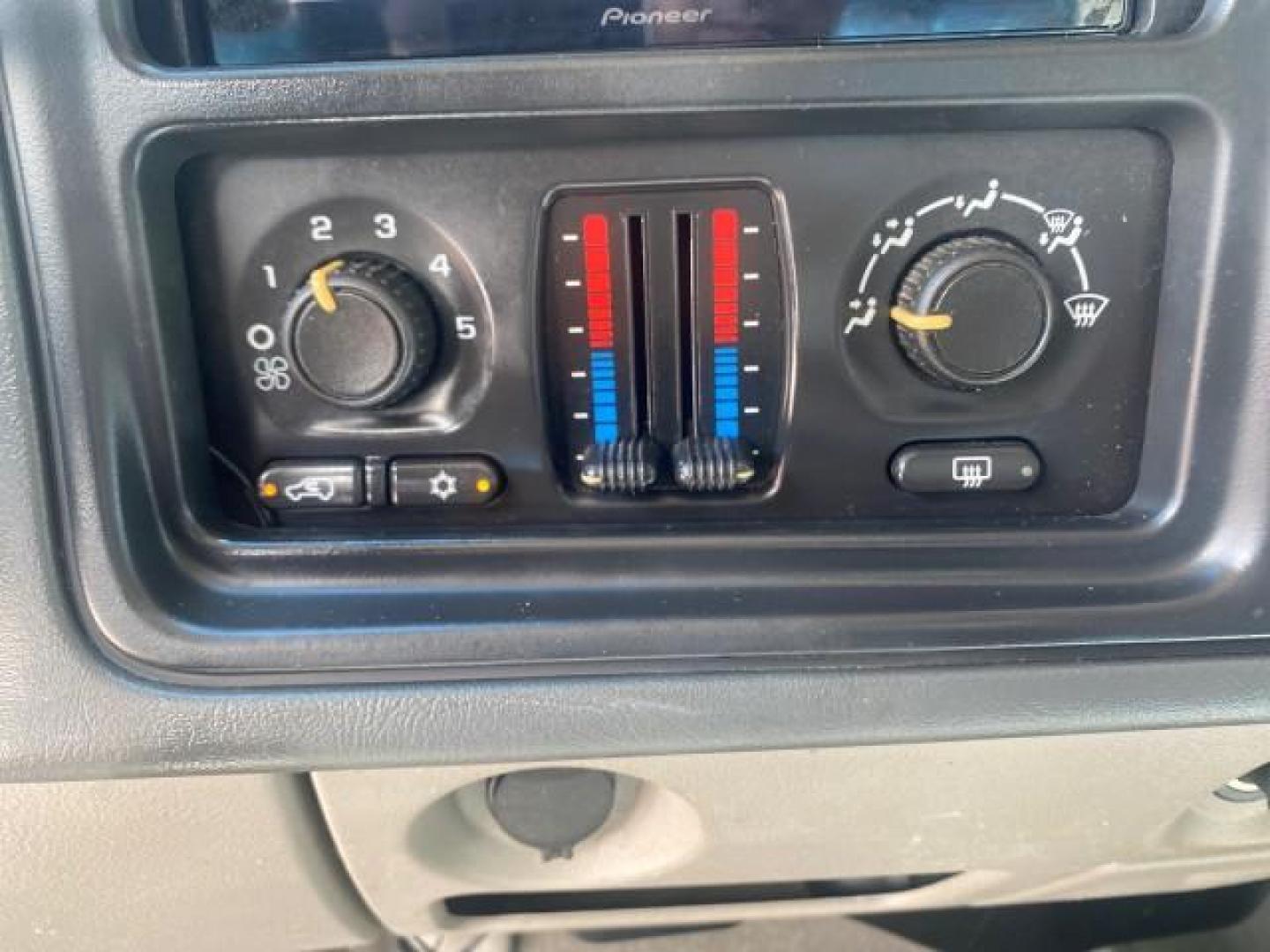 2006 Bermuda Blue Metallic /Gray/Drk Charcoal Chevrolet Avalanche LS LOW MILES 66,207 FLORIDA (3GNEC12Z56G) with an 5.3L Vortec 5300 V8 SFI Flex-Fuel Engine engine, Automatic transmission, located at 4701 North Dixie Hwy, Pompano Beach, FL, 33064, (954) 422-2889, 26.240938, -80.123474 - OUR WEBPAGE FLORIDACARS1.COM HAS OVER 100 PHOTOS AND FREE CARFAX LINK 2006 CHEVROLET AVALANCHE LS 1500 VIN: 3GNEC12Z56G117650 3 G N E C 1 2 Z 5 6 G 1 1 7 6 5 0 SPORT PICKUP 5.3L V8 F FLEX FUEL REAR WHEEL DRIVE Top Features Alloy Wheels Bed Cover Bed Liner Cloth Seats Rear Entertainment System Tow Hi - Photo#51