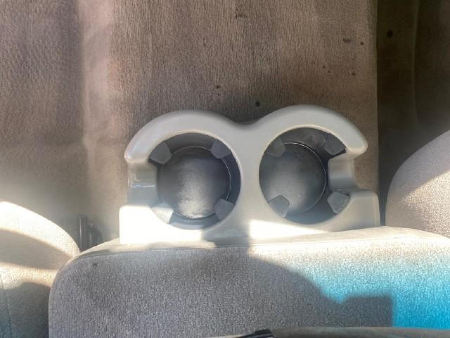 2006 Bermuda Blue Metallic /Gray/Drk Charcoal Chevrolet Avalanche LS LOW MILES 66,207 FLORIDA (3GNEC12Z56G) with an 5.3L Vortec 5300 V8 SFI Flex-Fuel Engine engine, Automatic transmission, located at 4701 North Dixie Hwy, Pompano Beach, FL, 33064, (954) 422-2889, 26.240938, -80.123474 - OUR WEBPAGE FLORIDACARS1.COM HAS OVER 100 PHOTOS AND FREE CARFAX LINK 2006 CHEVROLET AVALANCHE LS 1500 VIN: 3GNEC12Z56G117650 3 G N E C 1 2 Z 5 6 G 1 1 7 6 5 0 SPORT PICKUP 5.3L V8 F FLEX FUEL REAR WHEEL DRIVE Top Features Alloy Wheels Bed Cover Bed Liner Cloth Seats Rear Entertainment System Tow Hi - Photo#54