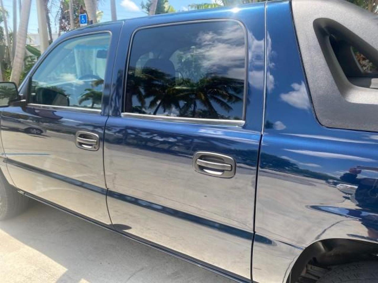 2006 Bermuda Blue Metallic /Gray/Drk Charcoal Chevrolet Avalanche LS LOW MILES 66,207 FLORIDA (3GNEC12Z56G) with an 5.3L Vortec 5300 V8 SFI Flex-Fuel Engine engine, Automatic transmission, located at 4701 North Dixie Hwy, Pompano Beach, FL, 33064, (954) 422-2889, 26.240938, -80.123474 - OUR WEBPAGE FLORIDACARS1.COM HAS OVER 100 PHOTOS AND FREE CARFAX LINK 2006 CHEVROLET AVALANCHE LS 1500 VIN: 3GNEC12Z56G117650 3 G N E C 1 2 Z 5 6 G 1 1 7 6 5 0 SPORT PICKUP 5.3L V8 F FLEX FUEL REAR WHEEL DRIVE Top Features Alloy Wheels Bed Cover Bed Liner Cloth Seats Rear Entertainment System Tow Hi - Photo#65