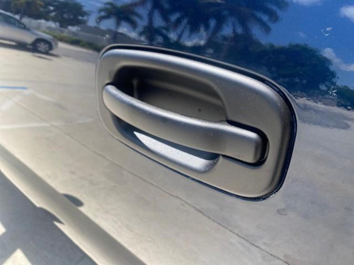 2006 Bermuda Blue Metallic /Gray/Drk Charcoal Chevrolet Avalanche LS LOW MILES 66,207 FLORIDA (3GNEC12Z56G) with an 5.3L Vortec 5300 V8 SFI Flex-Fuel Engine engine, Automatic transmission, located at 4701 North Dixie Hwy, Pompano Beach, FL, 33064, (954) 422-2889, 26.240938, -80.123474 - OUR WEBPAGE FLORIDACARS1.COM HAS OVER 100 PHOTOS AND FREE CARFAX LINK 2006 CHEVROLET AVALANCHE LS 1500 VIN: 3GNEC12Z56G117650 3 G N E C 1 2 Z 5 6 G 1 1 7 6 5 0 SPORT PICKUP 5.3L V8 F FLEX FUEL REAR WHEEL DRIVE Top Features Alloy Wheels Bed Cover Bed Liner Cloth Seats Rear Entertainment System Tow Hi - Photo#66
