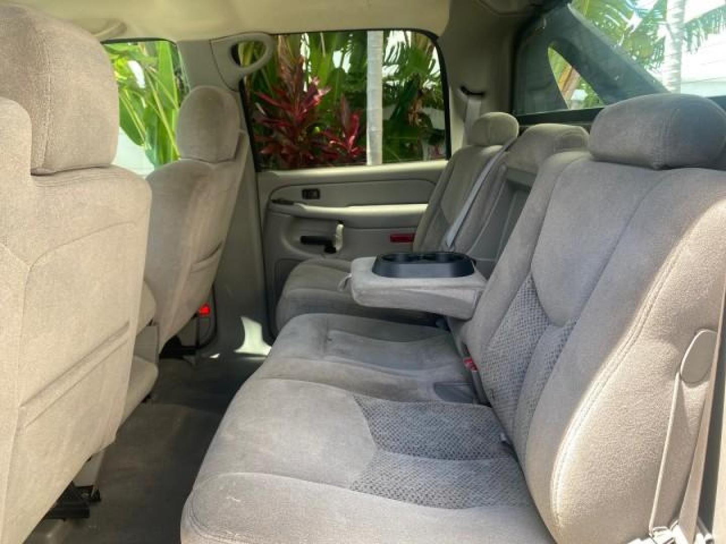 2006 Bermuda Blue Metallic /Gray/Drk Charcoal Chevrolet Avalanche LS LOW MILES 66,207 FLORIDA (3GNEC12Z56G) with an 5.3L Vortec 5300 V8 SFI Flex-Fuel Engine engine, Automatic transmission, located at 4701 North Dixie Hwy, Pompano Beach, FL, 33064, (954) 422-2889, 26.240938, -80.123474 - OUR WEBPAGE FLORIDACARS1.COM HAS OVER 100 PHOTOS AND FREE CARFAX LINK 2006 CHEVROLET AVALANCHE LS 1500 VIN: 3GNEC12Z56G117650 3 G N E C 1 2 Z 5 6 G 1 1 7 6 5 0 SPORT PICKUP 5.3L V8 F FLEX FUEL REAR WHEEL DRIVE Top Features Alloy Wheels Bed Cover Bed Liner Cloth Seats Rear Entertainment System Tow Hi - Photo#69