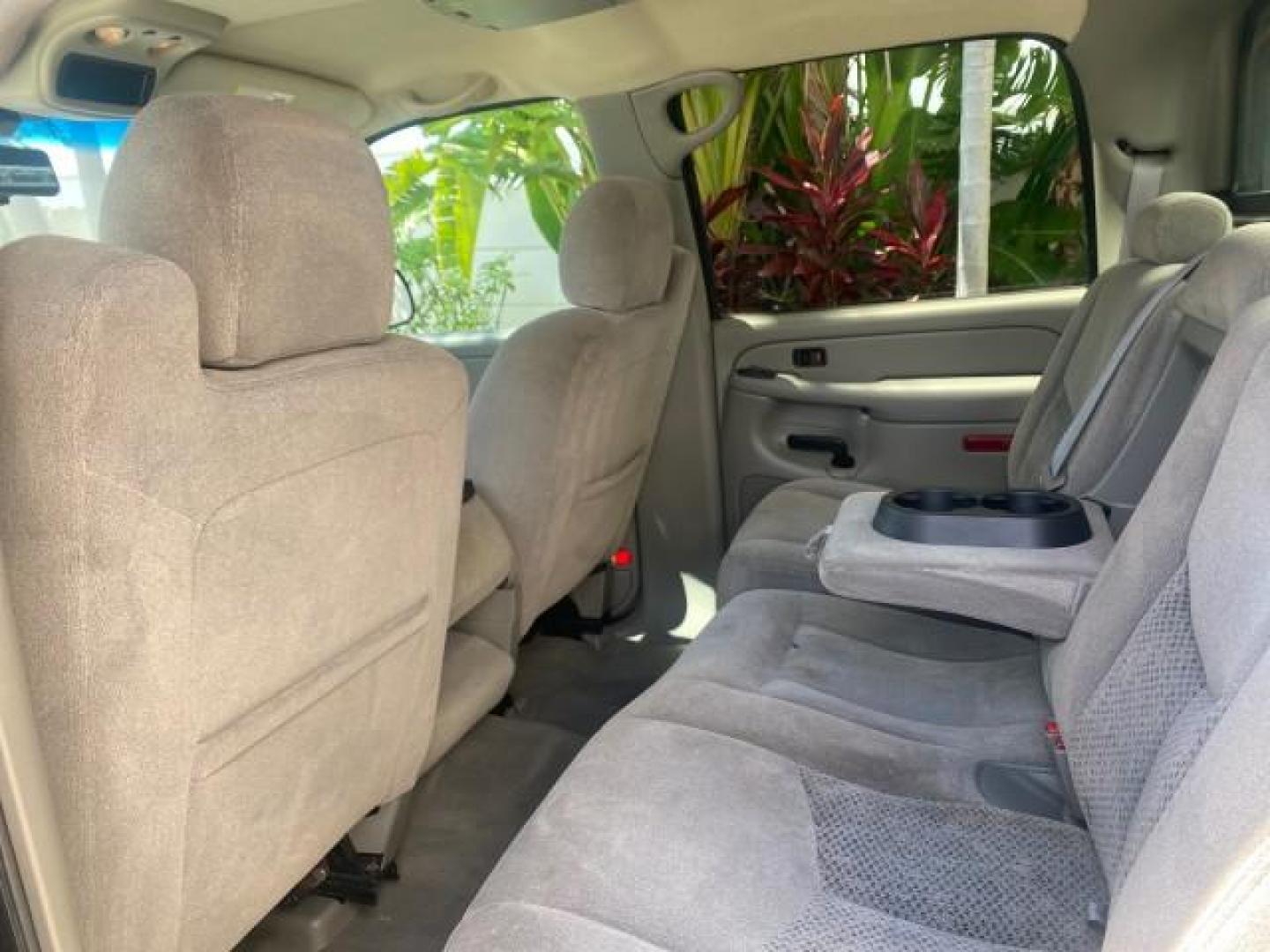 2006 Bermuda Blue Metallic /Gray/Drk Charcoal Chevrolet Avalanche LS LOW MILES 66,207 FLORIDA (3GNEC12Z56G) with an 5.3L Vortec 5300 V8 SFI Flex-Fuel Engine engine, Automatic transmission, located at 4701 North Dixie Hwy, Pompano Beach, FL, 33064, (954) 422-2889, 26.240938, -80.123474 - OUR WEBPAGE FLORIDACARS1.COM HAS OVER 100 PHOTOS AND FREE CARFAX LINK 2006 CHEVROLET AVALANCHE LS 1500 VIN: 3GNEC12Z56G117650 3 G N E C 1 2 Z 5 6 G 1 1 7 6 5 0 SPORT PICKUP 5.3L V8 F FLEX FUEL REAR WHEEL DRIVE Top Features Alloy Wheels Bed Cover Bed Liner Cloth Seats Rear Entertainment System Tow Hi - Photo#71