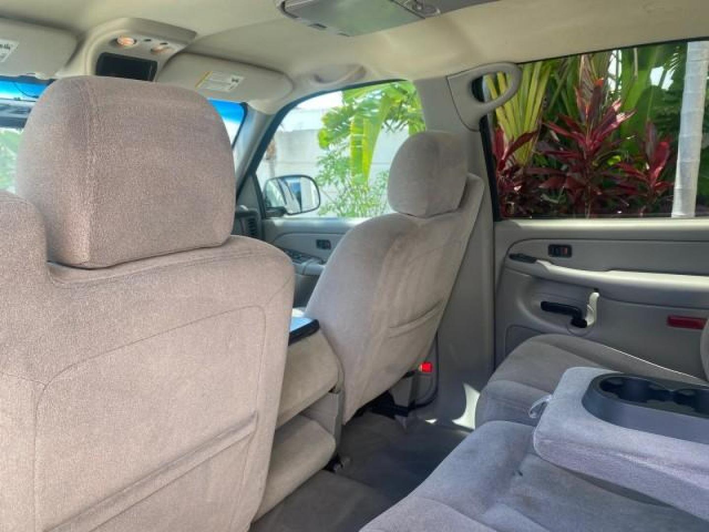 2006 Bermuda Blue Metallic /Gray/Drk Charcoal Chevrolet Avalanche LS LOW MILES 66,207 FLORIDA (3GNEC12Z56G) with an 5.3L Vortec 5300 V8 SFI Flex-Fuel Engine engine, Automatic transmission, located at 4701 North Dixie Hwy, Pompano Beach, FL, 33064, (954) 422-2889, 26.240938, -80.123474 - OUR WEBPAGE FLORIDACARS1.COM HAS OVER 100 PHOTOS AND FREE CARFAX LINK 2006 CHEVROLET AVALANCHE LS 1500 VIN: 3GNEC12Z56G117650 3 G N E C 1 2 Z 5 6 G 1 1 7 6 5 0 SPORT PICKUP 5.3L V8 F FLEX FUEL REAR WHEEL DRIVE Top Features Alloy Wheels Bed Cover Bed Liner Cloth Seats Rear Entertainment System Tow Hi - Photo#72