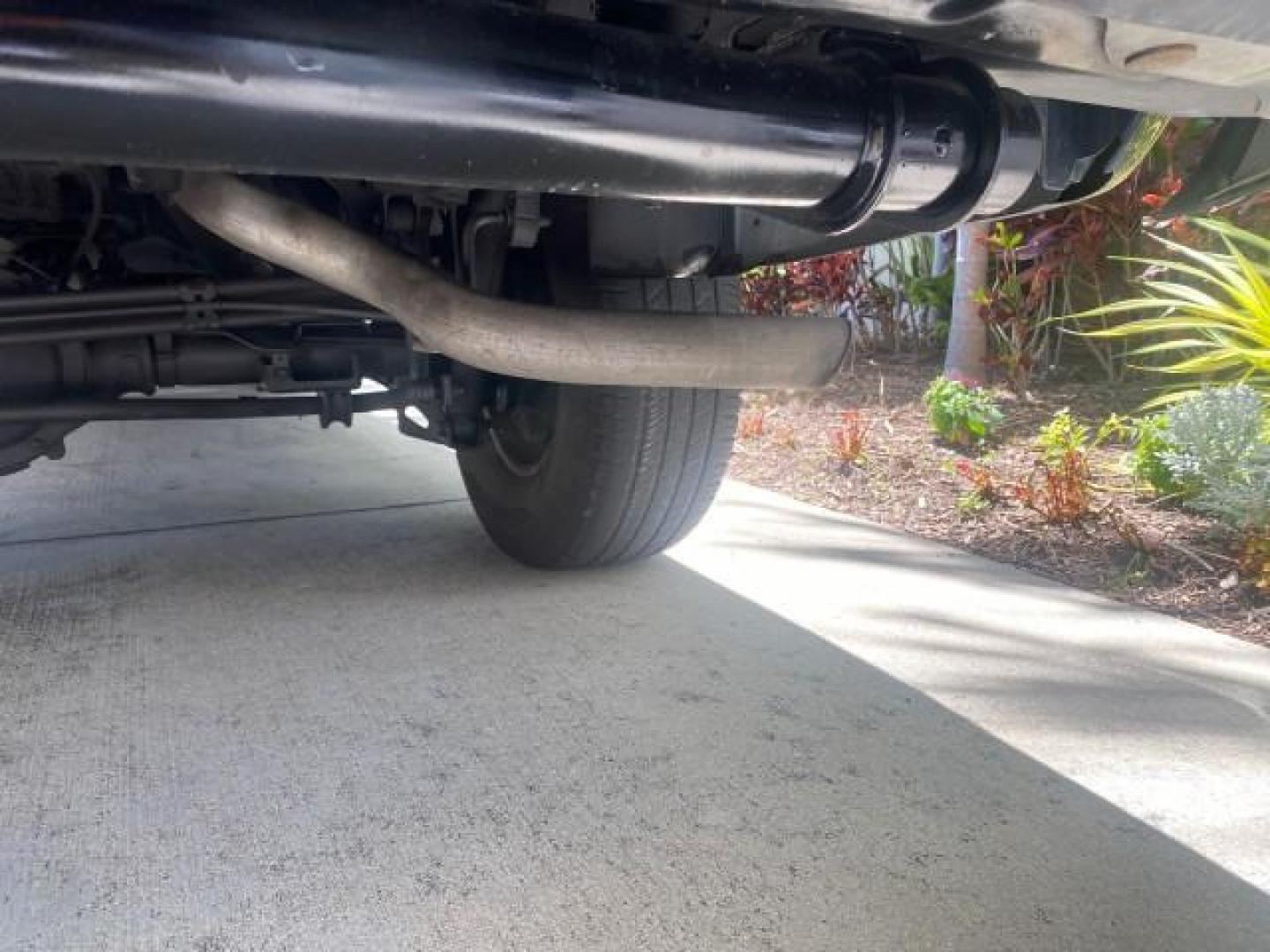 2006 Bermuda Blue Metallic /Gray/Drk Charcoal Chevrolet Avalanche LS LOW MILES 66,207 FLORIDA (3GNEC12Z56G) with an 5.3L Vortec 5300 V8 SFI Flex-Fuel Engine engine, Automatic transmission, located at 4701 North Dixie Hwy, Pompano Beach, FL, 33064, (954) 422-2889, 26.240938, -80.123474 - OUR WEBPAGE FLORIDACARS1.COM HAS OVER 100 PHOTOS AND FREE CARFAX LINK 2006 CHEVROLET AVALANCHE LS 1500 VIN: 3GNEC12Z56G117650 3 G N E C 1 2 Z 5 6 G 1 1 7 6 5 0 SPORT PICKUP 5.3L V8 F FLEX FUEL REAR WHEEL DRIVE Top Features Alloy Wheels Bed Cover Bed Liner Cloth Seats Rear Entertainment System Tow Hi - Photo#80