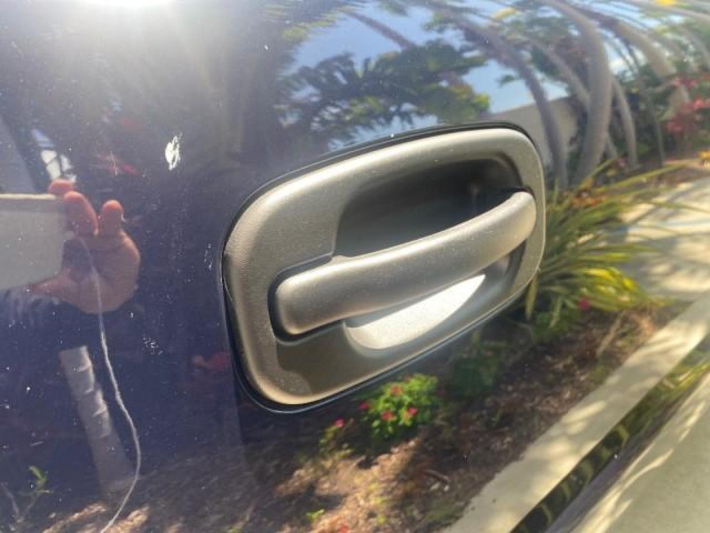 2006 Bermuda Blue Metallic /Gray/Drk Charcoal Chevrolet Avalanche LS LOW MILES 66,207 FLORIDA (3GNEC12Z56G) with an 5.3L Vortec 5300 V8 SFI Flex-Fuel Engine engine, Automatic transmission, located at 4701 North Dixie Hwy, Pompano Beach, FL, 33064, (954) 422-2889, 26.240938, -80.123474 - OUR WEBPAGE FLORIDACARS1.COM HAS OVER 100 PHOTOS AND FREE CARFAX LINK 2006 CHEVROLET AVALANCHE LS 1500 VIN: 3GNEC12Z56G117650 3 G N E C 1 2 Z 5 6 G 1 1 7 6 5 0 SPORT PICKUP 5.3L V8 F FLEX FUEL REAR WHEEL DRIVE Top Features Alloy Wheels Bed Cover Bed Liner Cloth Seats Rear Entertainment System Tow Hi - Photo#88