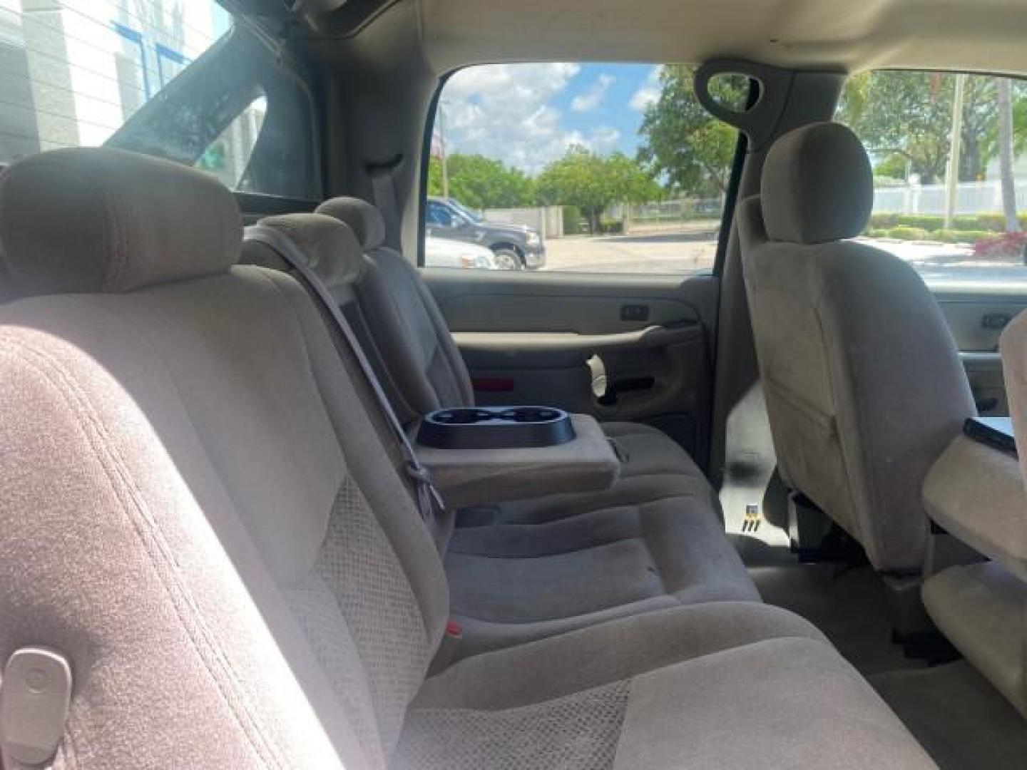 2006 Bermuda Blue Metallic /Gray/Drk Charcoal Chevrolet Avalanche LS LOW MILES 66,207 FLORIDA (3GNEC12Z56G) with an 5.3L Vortec 5300 V8 SFI Flex-Fuel Engine engine, Automatic transmission, located at 4701 North Dixie Hwy, Pompano Beach, FL, 33064, (954) 422-2889, 26.240938, -80.123474 - OUR WEBPAGE FLORIDACARS1.COM HAS OVER 100 PHOTOS AND FREE CARFAX LINK 2006 CHEVROLET AVALANCHE LS 1500 VIN: 3GNEC12Z56G117650 3 G N E C 1 2 Z 5 6 G 1 1 7 6 5 0 SPORT PICKUP 5.3L V8 F FLEX FUEL REAR WHEEL DRIVE Top Features Alloy Wheels Bed Cover Bed Liner Cloth Seats Rear Entertainment System Tow Hi - Photo#91