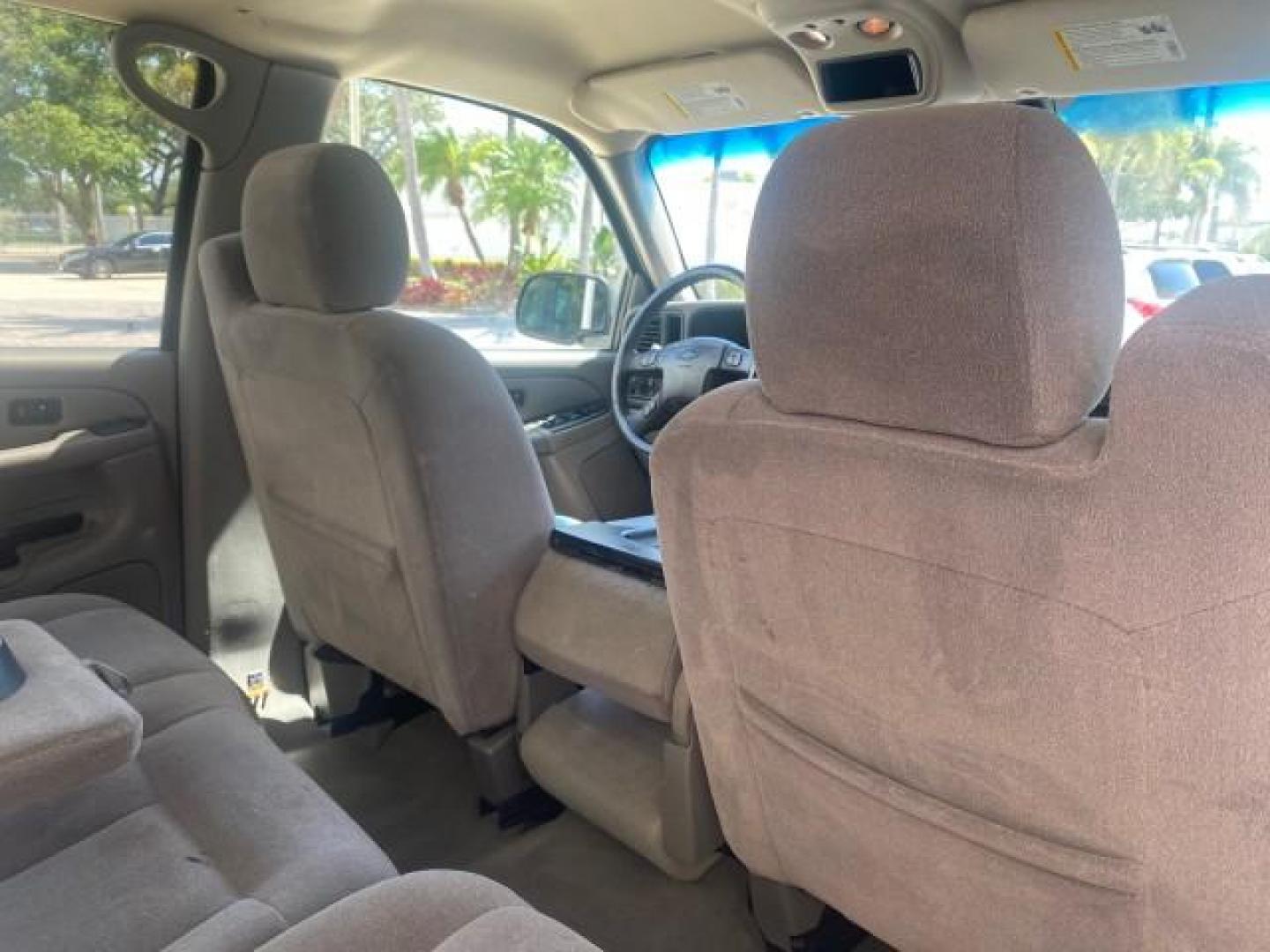 2006 Bermuda Blue Metallic /Gray/Drk Charcoal Chevrolet Avalanche LS LOW MILES 66,207 FLORIDA (3GNEC12Z56G) with an 5.3L Vortec 5300 V8 SFI Flex-Fuel Engine engine, Automatic transmission, located at 4701 North Dixie Hwy, Pompano Beach, FL, 33064, (954) 422-2889, 26.240938, -80.123474 - OUR WEBPAGE FLORIDACARS1.COM HAS OVER 100 PHOTOS AND FREE CARFAX LINK 2006 CHEVROLET AVALANCHE LS 1500 VIN: 3GNEC12Z56G117650 3 G N E C 1 2 Z 5 6 G 1 1 7 6 5 0 SPORT PICKUP 5.3L V8 F FLEX FUEL REAR WHEEL DRIVE Top Features Alloy Wheels Bed Cover Bed Liner Cloth Seats Rear Entertainment System Tow Hi - Photo#94