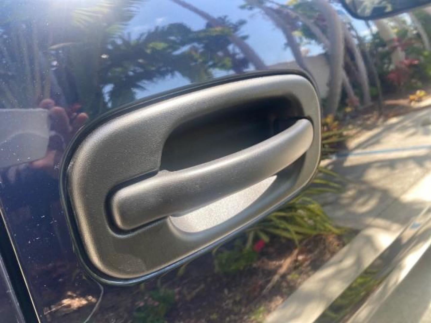 2006 Bermuda Blue Metallic /Gray/Drk Charcoal Chevrolet Avalanche LS LOW MILES 66,207 FLORIDA (3GNEC12Z56G) with an 5.3L Vortec 5300 V8 SFI Flex-Fuel Engine engine, Automatic transmission, located at 4701 North Dixie Hwy, Pompano Beach, FL, 33064, (954) 422-2889, 26.240938, -80.123474 - OUR WEBPAGE FLORIDACARS1.COM HAS OVER 100 PHOTOS AND FREE CARFAX LINK 2006 CHEVROLET AVALANCHE LS 1500 VIN: 3GNEC12Z56G117650 3 G N E C 1 2 Z 5 6 G 1 1 7 6 5 0 SPORT PICKUP 5.3L V8 F FLEX FUEL REAR WHEEL DRIVE Top Features Alloy Wheels Bed Cover Bed Liner Cloth Seats Rear Entertainment System Tow Hi - Photo#97
