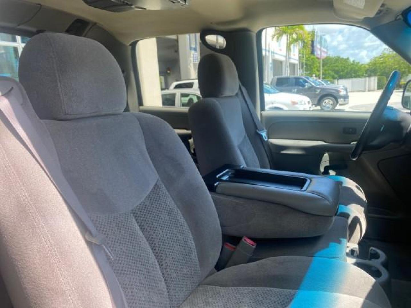 2006 Bermuda Blue Metallic /Gray/Drk Charcoal Chevrolet Avalanche LS LOW MILES 66,207 FLORIDA (3GNEC12Z56G) with an 5.3L Vortec 5300 V8 SFI Flex-Fuel Engine engine, Automatic transmission, located at 4701 North Dixie Hwy, Pompano Beach, FL, 33064, (954) 422-2889, 26.240938, -80.123474 - OUR WEBPAGE FLORIDACARS1.COM HAS OVER 100 PHOTOS AND FREE CARFAX LINK 2006 CHEVROLET AVALANCHE LS 1500 VIN: 3GNEC12Z56G117650 3 G N E C 1 2 Z 5 6 G 1 1 7 6 5 0 SPORT PICKUP 5.3L V8 F FLEX FUEL REAR WHEEL DRIVE Top Features Alloy Wheels Bed Cover Bed Liner Cloth Seats Rear Entertainment System Tow Hi - Photo#99