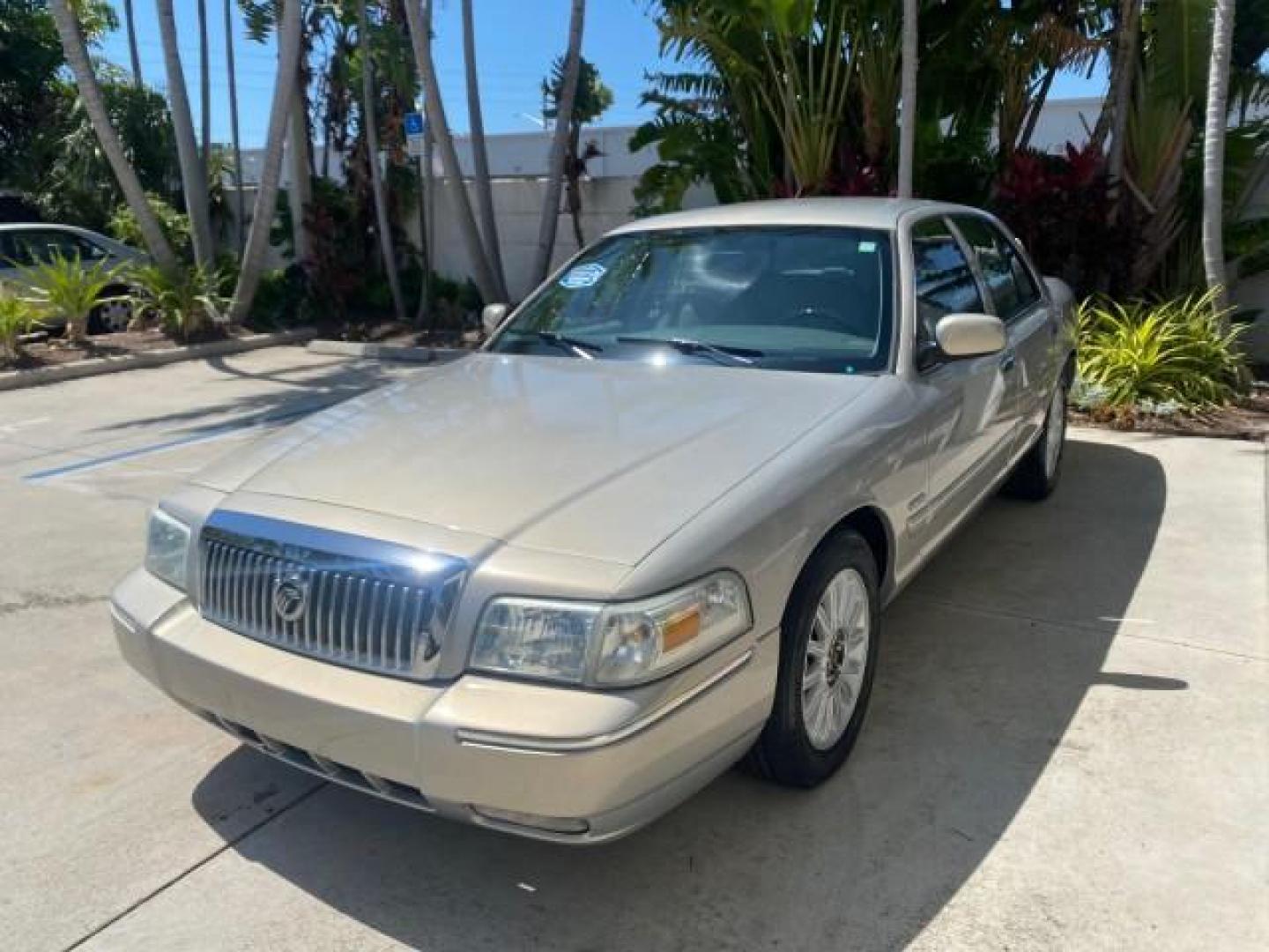 2009 Light Ice Blue Metallic /Light camel Mercury Grand Marquis LS 1 FL LOW MILES 50,955 (2MEHM75V59X) with an 4.6L OHC SEFI FFV V8 Engine engine, Automatic transmission, located at 4701 North Dixie Hwy, Pompano Beach, FL, 33064, (954) 422-2889, 26.240938, -80.123474 - OUR WEBPAGE FLORIDACARS1.COM HAS OVER 100 PHOTOS AND FREE CARFAX LINK 2009 MERCURY GRAND MARQUIS LS VIN: 2MEHM75V59X636303 2 M E H M 7 5 V 5 9 X 6 3 6 3 0 3 SEDAN 4 DR 4.6L V8 F SOHC 16V FLEX FUEL REAR WHEEL DRIVE Top Features Alloy Wheels Leather Seats Basic Features ABS Brakes AM/FM Stereo Air Con - Photo#3