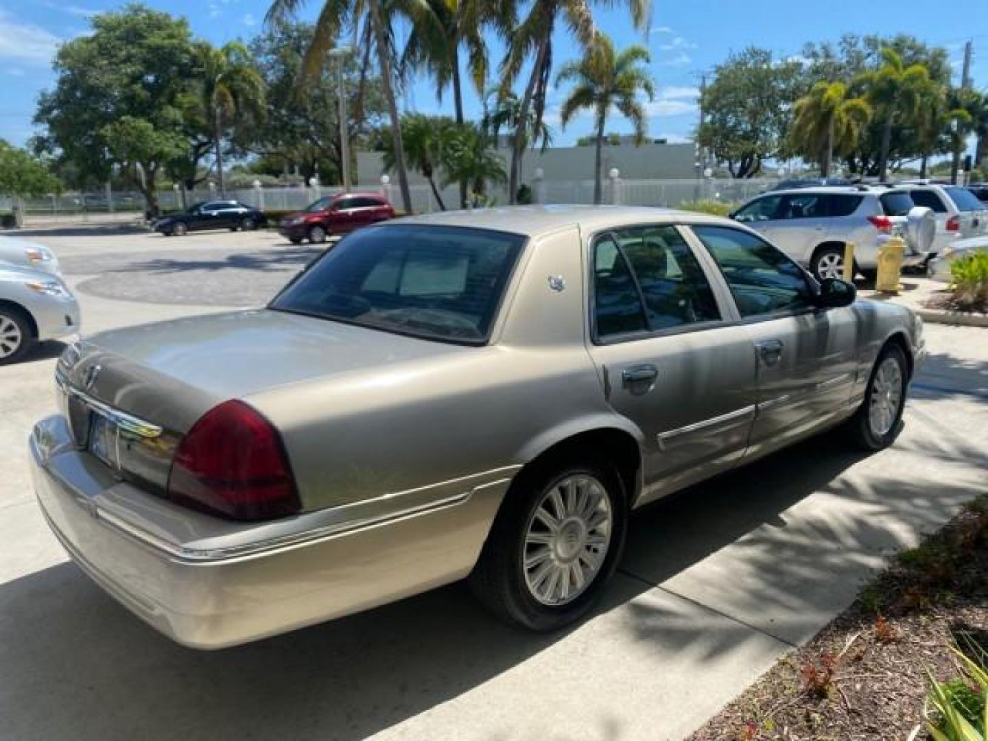 2009 Light Ice Blue Metallic /Light camel Mercury Grand Marquis LS 1 FL LOW MILES 50,955 (2MEHM75V59X) with an 4.6L OHC SEFI FFV V8 Engine engine, Automatic transmission, located at 4701 North Dixie Hwy, Pompano Beach, FL, 33064, (954) 422-2889, 26.240938, -80.123474 - OUR WEBPAGE FLORIDACARS1.COM HAS OVER 100 PHOTOS AND FREE CARFAX LINK 2009 MERCURY GRAND MARQUIS LS VIN: 2MEHM75V59X636303 2 M E H M 7 5 V 5 9 X 6 3 6 3 0 3 SEDAN 4 DR 4.6L V8 F SOHC 16V FLEX FUEL REAR WHEEL DRIVE Top Features Alloy Wheels Leather Seats Basic Features ABS Brakes AM/FM Stereo Air Con - Photo#7