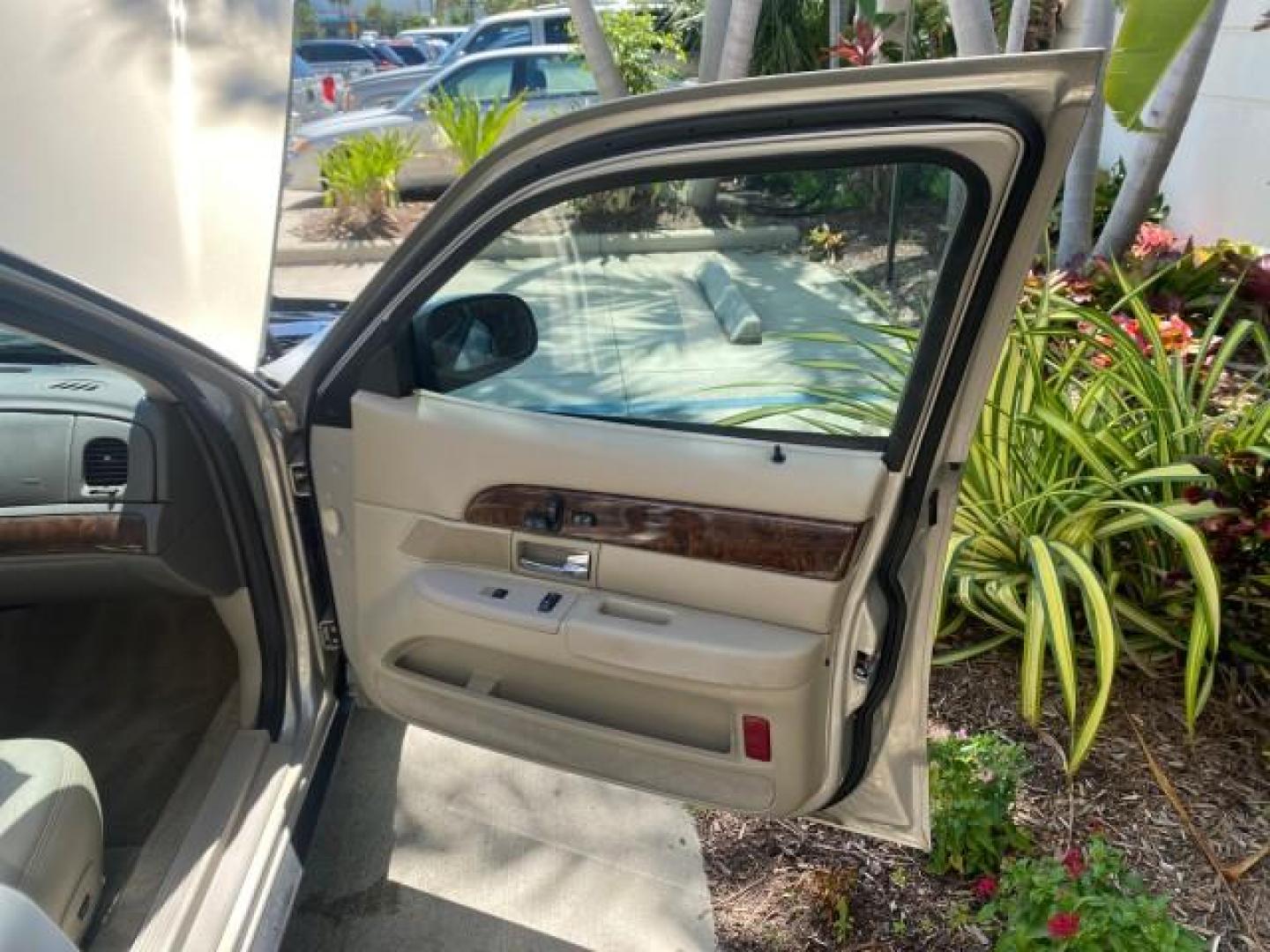 2009 Light Ice Blue Metallic /Light camel Mercury Grand Marquis LS 1 FL LOW MILES 50,955 (2MEHM75V59X) with an 4.6L OHC SEFI FFV V8 Engine engine, Automatic transmission, located at 4701 North Dixie Hwy, Pompano Beach, FL, 33064, (954) 422-2889, 26.240938, -80.123474 - OUR WEBPAGE FLORIDACARS1.COM HAS OVER 100 PHOTOS AND FREE CARFAX LINK 2009 MERCURY GRAND MARQUIS LS VIN: 2MEHM75V59X636303 2 M E H M 7 5 V 5 9 X 6 3 6 3 0 3 SEDAN 4 DR 4.6L V8 F SOHC 16V FLEX FUEL REAR WHEEL DRIVE Top Features Alloy Wheels Leather Seats Basic Features ABS Brakes AM/FM Stereo Air Con - Photo#11