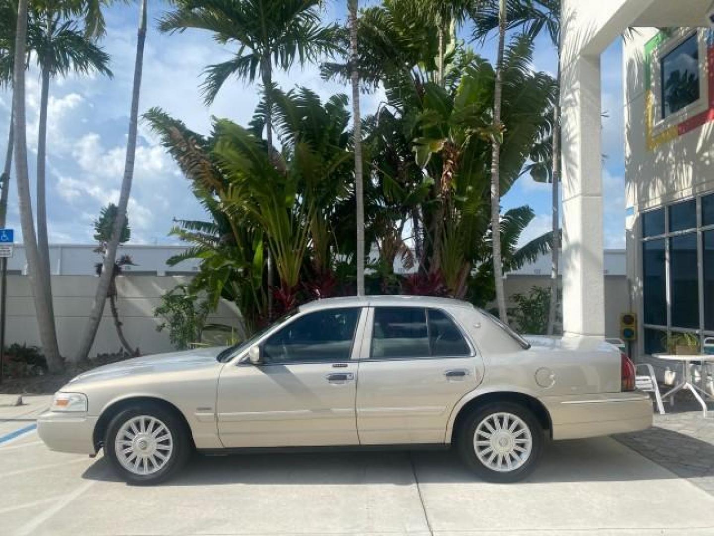2009 Light Ice Blue Metallic /Light camel Mercury Grand Marquis LS 1 FL LOW MILES 50,955 (2MEHM75V59X) with an 4.6L OHC SEFI FFV V8 Engine engine, Automatic transmission, located at 4701 North Dixie Hwy, Pompano Beach, FL, 33064, (954) 422-2889, 26.240938, -80.123474 - OUR WEBPAGE FLORIDACARS1.COM HAS OVER 100 PHOTOS AND FREE CARFAX LINK 2009 MERCURY GRAND MARQUIS LS VIN: 2MEHM75V59X636303 2 M E H M 7 5 V 5 9 X 6 3 6 3 0 3 SEDAN 4 DR 4.6L V8 F SOHC 16V FLEX FUEL REAR WHEEL DRIVE Top Features Alloy Wheels Leather Seats Basic Features ABS Brakes AM/FM Stereo Air Con - Photo#4