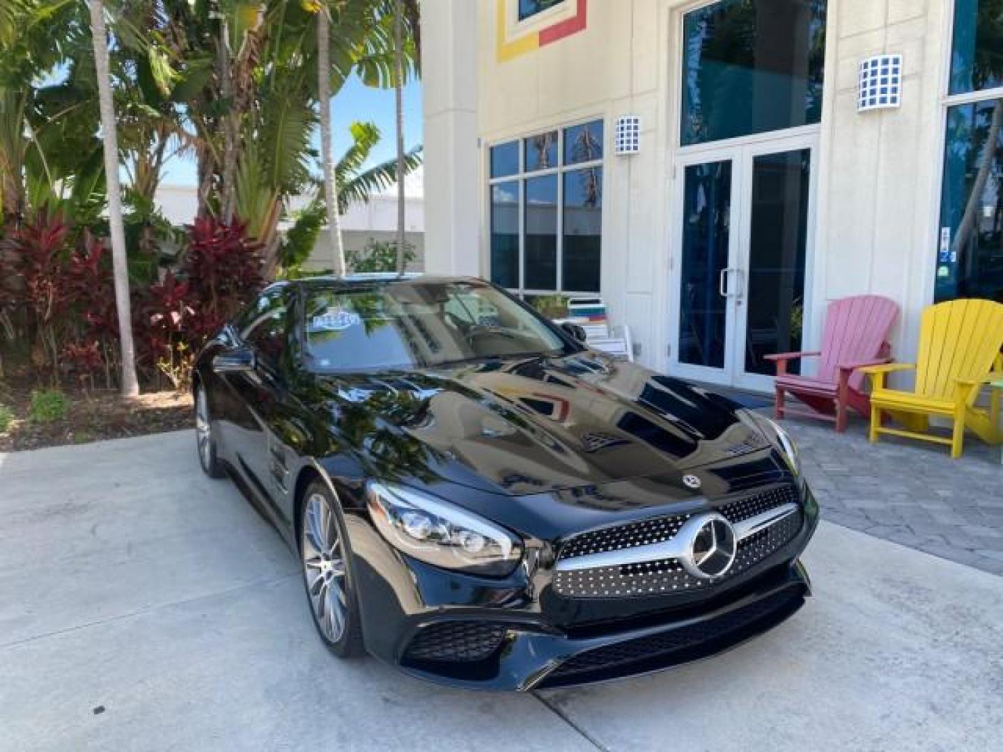 2020 Black /Black Mercedes-Benz SL 450 1 OWNER LOW MILES 18,591 (W1KJK6GA6LF) with an 3.0L Bi-Turbo V6 Engine engine, Automatic transmission, located at 4701 North Dixie Hwy, Pompano Beach, FL, 33064, (954) 422-2889, 26.240938, -80.123474 - OUR WEBPAGE FLORIDACARS1.COM HAS OVER 100 PHOTOS AND FREE CARFAX LINK 2020 MERCEDES-BENZ SL-CLASS SL 450 VIN: W1KJK6GA6LF060243 W 1 K J K 6 G A 6 L F 0 6 0 2 4 3 CONVERTIBLE HARD TOP 3.0L V6 GASOLINE REAR WHEEL DRIVE Highlighted Features AMG PACKAGE HARD TOP RETRACTABLE WITH SUNROOF AMBIENT LIGHTING - Photo#1