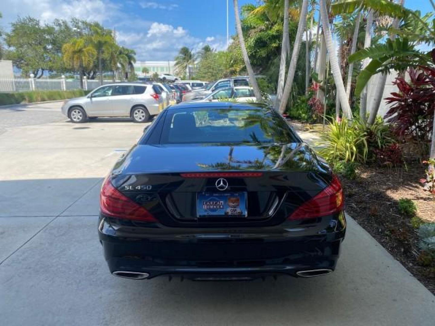 2020 Black /Black Mercedes-Benz SL 450 1 OWNER LOW MILES 18,591 (W1KJK6GA6LF) with an 3.0L Bi-Turbo V6 Engine engine, Automatic transmission, located at 4701 North Dixie Hwy, Pompano Beach, FL, 33064, (954) 422-2889, 26.240938, -80.123474 - OUR WEBPAGE FLORIDACARS1.COM HAS OVER 100 PHOTOS AND FREE CARFAX LINK 2020 MERCEDES-BENZ SL-CLASS SL 450 VIN: W1KJK6GA6LF060243 W 1 K J K 6 G A 6 L F 0 6 0 2 4 3 CONVERTIBLE HARD TOP 3.0L V6 GASOLINE REAR WHEEL DRIVE Highlighted Features AMG PACKAGE HARD TOP RETRACTABLE WITH SUNROOF AMBIENT LIGHTING - Photo#6