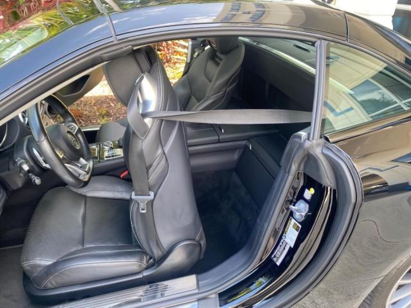 2020 Black /Black Mercedes-Benz SL 450 1 OWNER LOW MILES 18,591 (W1KJK6GA6LF) with an 3.0L Bi-Turbo V6 Engine engine, Automatic transmission, located at 4701 North Dixie Hwy, Pompano Beach, FL, 33064, (954) 422-2889, 26.240938, -80.123474 - OUR WEBPAGE FLORIDACARS1.COM HAS OVER 100 PHOTOS AND FREE CARFAX LINK 2020 MERCEDES-BENZ SL-CLASS SL 450 VIN: W1KJK6GA6LF060243 W 1 K J K 6 G A 6 L F 0 6 0 2 4 3 CONVERTIBLE HARD TOP 3.0L V6 GASOLINE REAR WHEEL DRIVE Highlighted Features AMG PACKAGE HARD TOP RETRACTABLE WITH SUNROOF AMBIENT LIGHTING - Photo#13