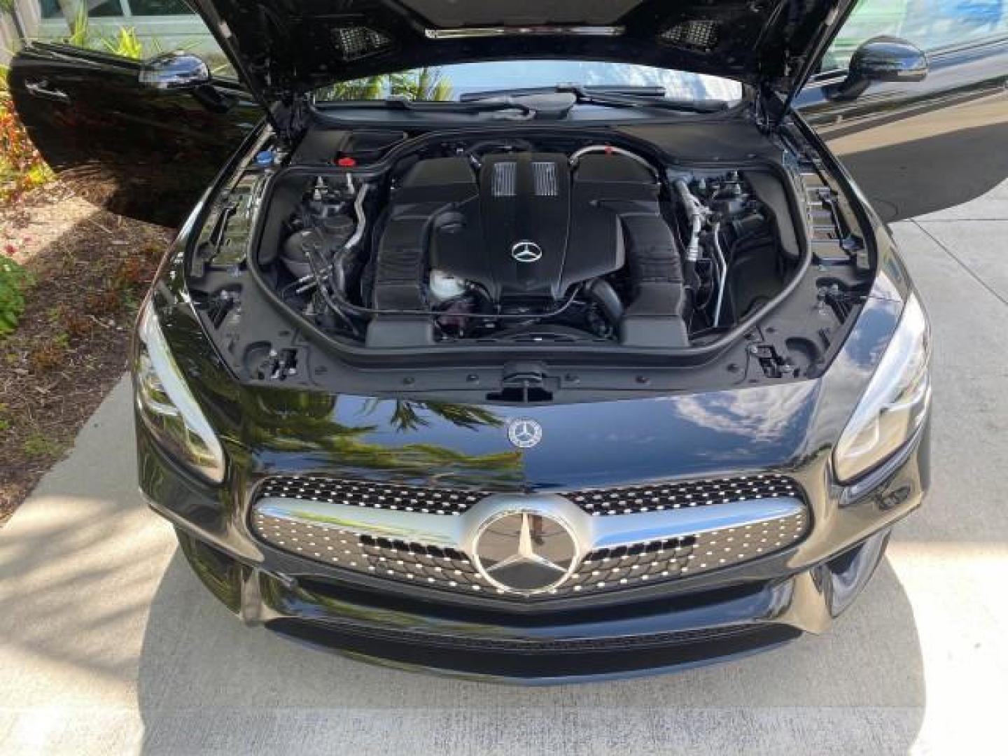 2020 Black /Black Mercedes-Benz SL 450 1 OWNER LOW MILES 18,591 (W1KJK6GA6LF) with an 3.0L Bi-Turbo V6 Engine engine, Automatic transmission, located at 4701 North Dixie Hwy, Pompano Beach, FL, 33064, (954) 422-2889, 26.240938, -80.123474 - OUR WEBPAGE FLORIDACARS1.COM HAS OVER 100 PHOTOS AND FREE CARFAX LINK 2020 MERCEDES-BENZ SL-CLASS SL 450 VIN: W1KJK6GA6LF060243 W 1 K J K 6 G A 6 L F 0 6 0 2 4 3 CONVERTIBLE HARD TOP 3.0L V6 GASOLINE REAR WHEEL DRIVE Highlighted Features AMG PACKAGE HARD TOP RETRACTABLE WITH SUNROOF AMBIENT LIGHTING - Photo#17