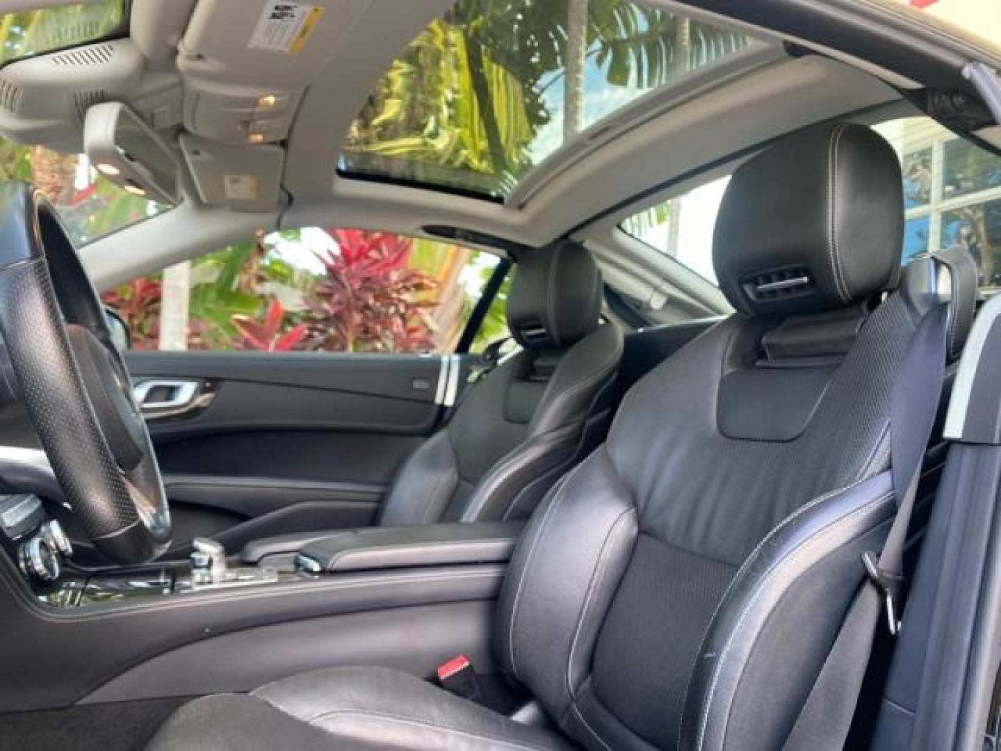 2020 Black /Black Mercedes-Benz SL 450 1 OWNER LOW MILES 18,591 (W1KJK6GA6LF) with an 3.0L Bi-Turbo V6 Engine engine, Automatic transmission, located at 4701 North Dixie Hwy, Pompano Beach, FL, 33064, (954) 422-2889, 26.240938, -80.123474 - OUR WEBPAGE FLORIDACARS1.COM HAS OVER 100 PHOTOS AND FREE CARFAX LINK 2020 MERCEDES-BENZ SL-CLASS SL 450 VIN: W1KJK6GA6LF060243 W 1 K J K 6 G A 6 L F 0 6 0 2 4 3 CONVERTIBLE HARD TOP 3.0L V6 GASOLINE REAR WHEEL DRIVE Highlighted Features AMG PACKAGE HARD TOP RETRACTABLE WITH SUNROOF AMBIENT LIGHTING - Photo#36