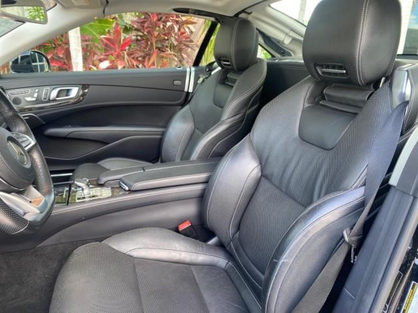 2020 Black /Black Mercedes-Benz SL 450 1 OWNER LOW MILES 18,591 (W1KJK6GA6LF) with an 3.0L Bi-Turbo V6 Engine engine, Automatic transmission, located at 4701 North Dixie Hwy, Pompano Beach, FL, 33064, (954) 422-2889, 26.240938, -80.123474 - OUR WEBPAGE FLORIDACARS1.COM HAS OVER 100 PHOTOS AND FREE CARFAX LINK 2020 MERCEDES-BENZ SL-CLASS SL 450 VIN: W1KJK6GA6LF060243 W 1 K J K 6 G A 6 L F 0 6 0 2 4 3 CONVERTIBLE HARD TOP 3.0L V6 GASOLINE REAR WHEEL DRIVE Highlighted Features AMG PACKAGE HARD TOP RETRACTABLE WITH SUNROOF AMBIENT LIGHTING - Photo#37