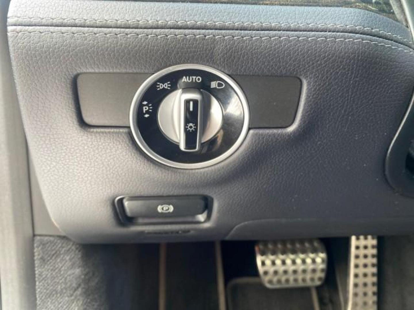 2020 Black /Black Mercedes-Benz SL 450 1 OWNER LOW MILES 18,591 (W1KJK6GA6LF) with an 3.0L Bi-Turbo V6 Engine engine, Automatic transmission, located at 4701 North Dixie Hwy, Pompano Beach, FL, 33064, (954) 422-2889, 26.240938, -80.123474 - OUR WEBPAGE FLORIDACARS1.COM HAS OVER 100 PHOTOS AND FREE CARFAX LINK 2020 MERCEDES-BENZ SL-CLASS SL 450 VIN: W1KJK6GA6LF060243 W 1 K J K 6 G A 6 L F 0 6 0 2 4 3 CONVERTIBLE HARD TOP 3.0L V6 GASOLINE REAR WHEEL DRIVE Highlighted Features AMG PACKAGE HARD TOP RETRACTABLE WITH SUNROOF AMBIENT LIGHTING - Photo#47