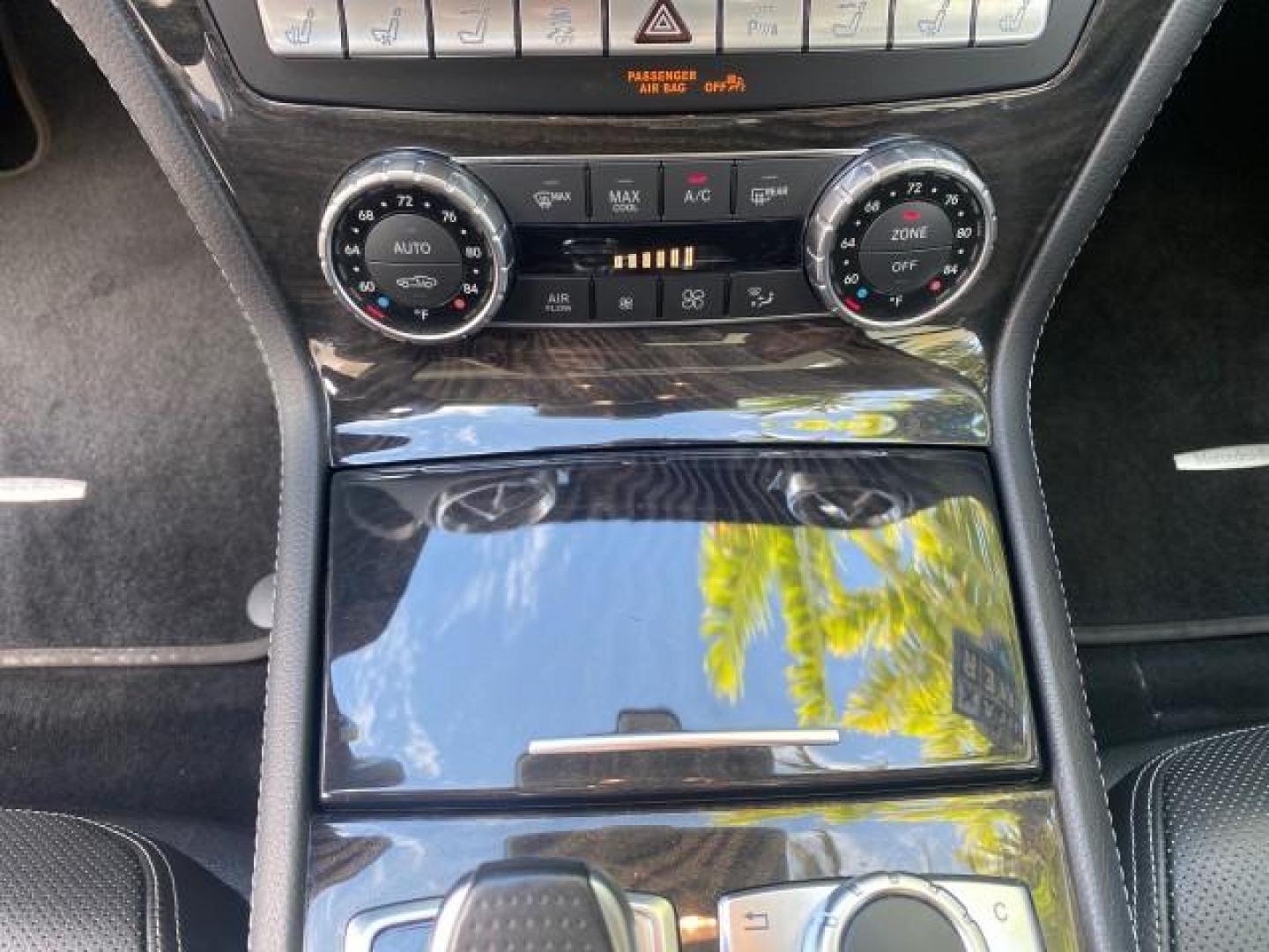 2020 Black /Black Mercedes-Benz SL 450 1 OWNER LOW MILES 18,591 (W1KJK6GA6LF) with an 3.0L Bi-Turbo V6 Engine engine, Automatic transmission, located at 4701 North Dixie Hwy, Pompano Beach, FL, 33064, (954) 422-2889, 26.240938, -80.123474 - OUR WEBPAGE FLORIDACARS1.COM HAS OVER 100 PHOTOS AND FREE CARFAX LINK 2020 MERCEDES-BENZ SL-CLASS SL 450 VIN: W1KJK6GA6LF060243 W 1 K J K 6 G A 6 L F 0 6 0 2 4 3 CONVERTIBLE HARD TOP 3.0L V6 GASOLINE REAR WHEEL DRIVE Highlighted Features AMG PACKAGE HARD TOP RETRACTABLE WITH SUNROOF AMBIENT LIGHTING - Photo#53