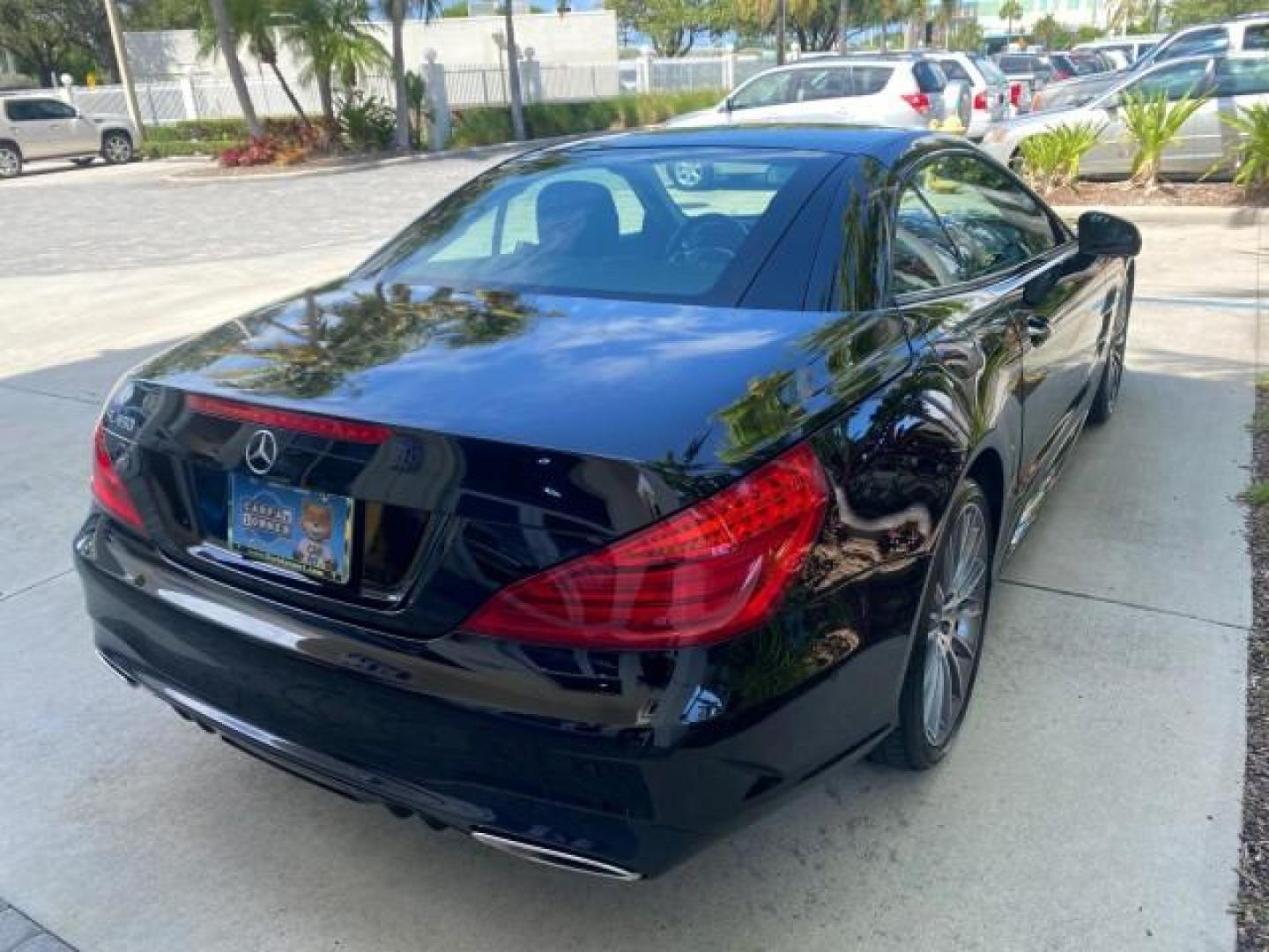 2020 Black /Black Mercedes-Benz SL 450 1 OWNER LOW MILES 18,591 (W1KJK6GA6LF) with an 3.0L Bi-Turbo V6 Engine engine, Automatic transmission, located at 4701 North Dixie Hwy, Pompano Beach, FL, 33064, (954) 422-2889, 26.240938, -80.123474 - OUR WEBPAGE FLORIDACARS1.COM HAS OVER 100 PHOTOS AND FREE CARFAX LINK 2020 MERCEDES-BENZ SL-CLASS SL 450 VIN: W1KJK6GA6LF060243 W 1 K J K 6 G A 6 L F 0 6 0 2 4 3 CONVERTIBLE HARD TOP 3.0L V6 GASOLINE REAR WHEEL DRIVE Highlighted Features AMG PACKAGE HARD TOP RETRACTABLE WITH SUNROOF AMBIENT LIGHTING - Photo#76