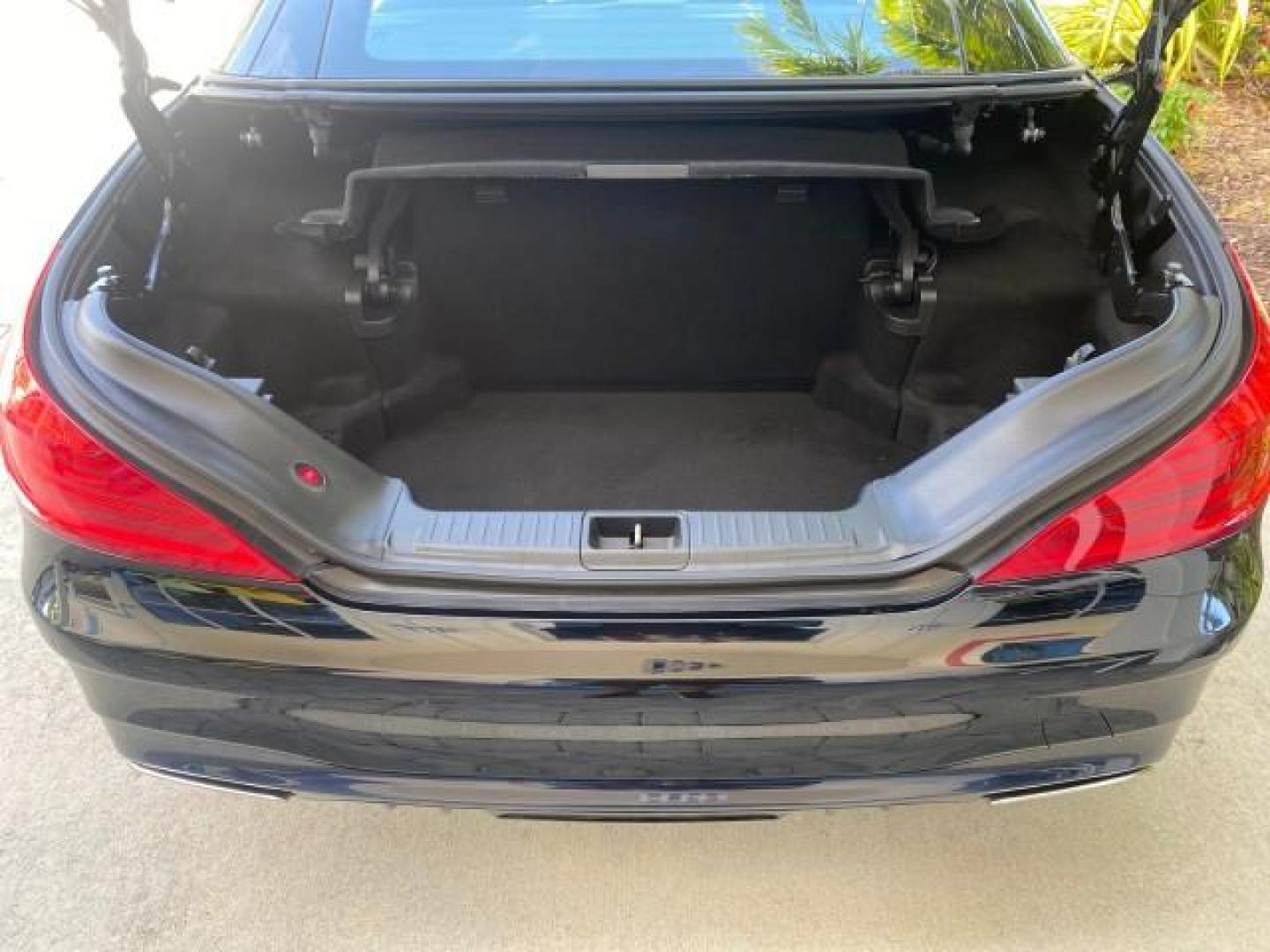 2020 Black /Black Mercedes-Benz SL 450 1 OWNER LOW MILES 18,591 (W1KJK6GA6LF) with an 3.0L Bi-Turbo V6 Engine engine, Automatic transmission, located at 4701 North Dixie Hwy, Pompano Beach, FL, 33064, (954) 422-2889, 26.240938, -80.123474 - OUR WEBPAGE FLORIDACARS1.COM HAS OVER 100 PHOTOS AND FREE CARFAX LINK 2020 MERCEDES-BENZ SL-CLASS SL 450 VIN: W1KJK6GA6LF060243 W 1 K J K 6 G A 6 L F 0 6 0 2 4 3 CONVERTIBLE HARD TOP 3.0L V6 GASOLINE REAR WHEEL DRIVE Highlighted Features AMG PACKAGE HARD TOP RETRACTABLE WITH SUNROOF AMBIENT LIGHTING - Photo#82